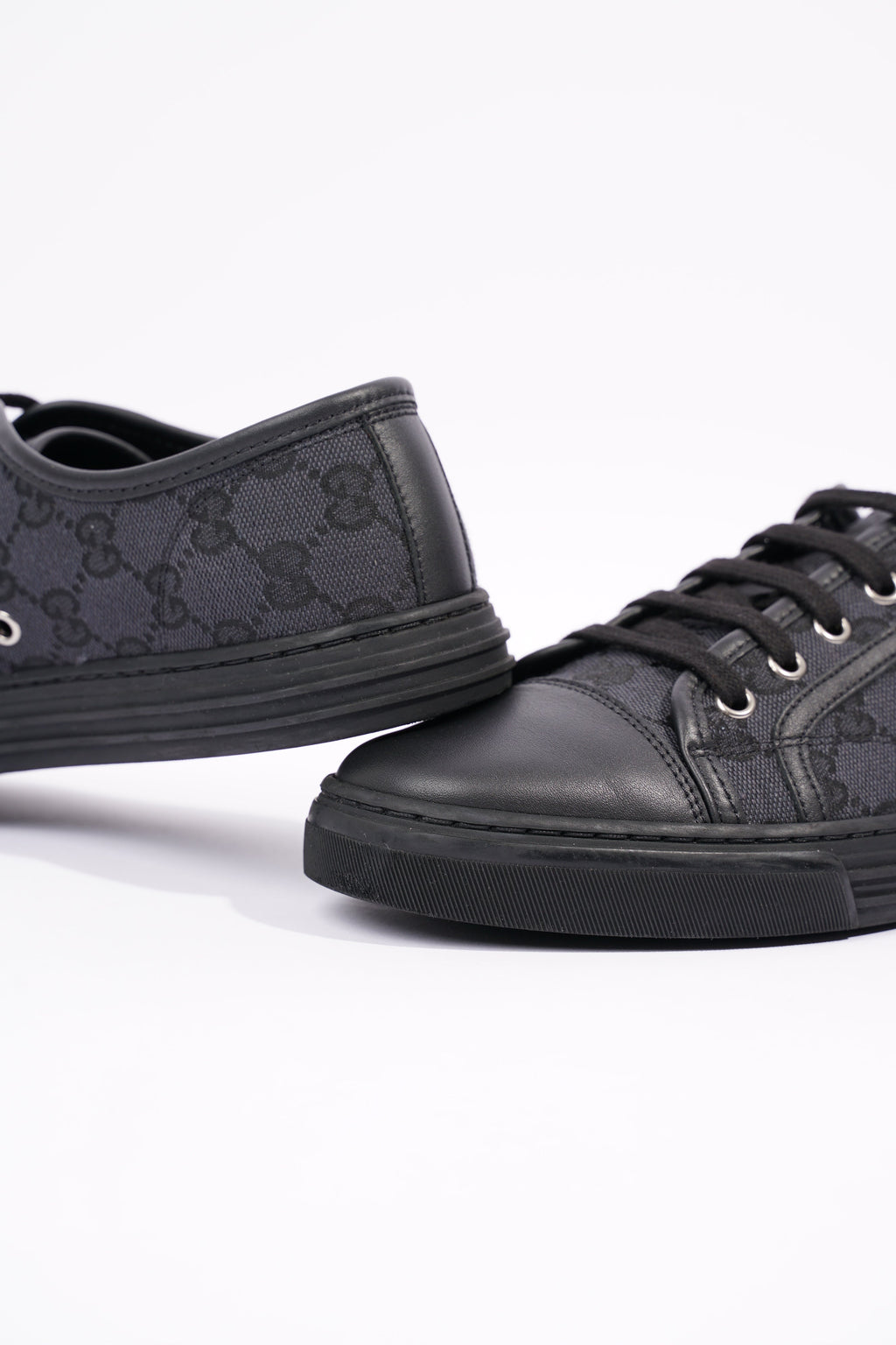 Gucci Mens GG Canvas Low Top Sneaker Black EU 40 / UK 6