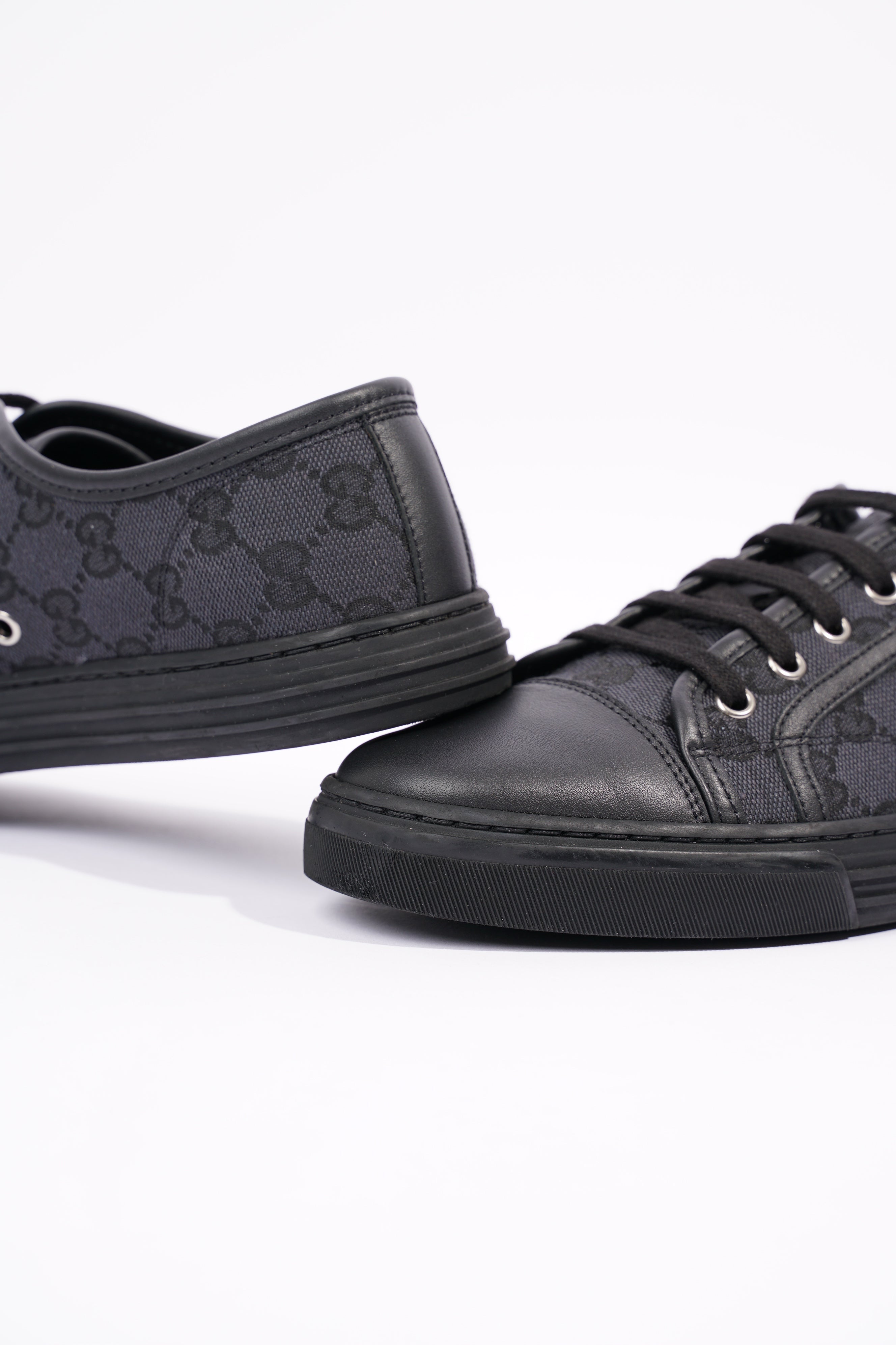 Gucci Mens GG Canvas Low Top Sneaker Black EU 40 / UK 6