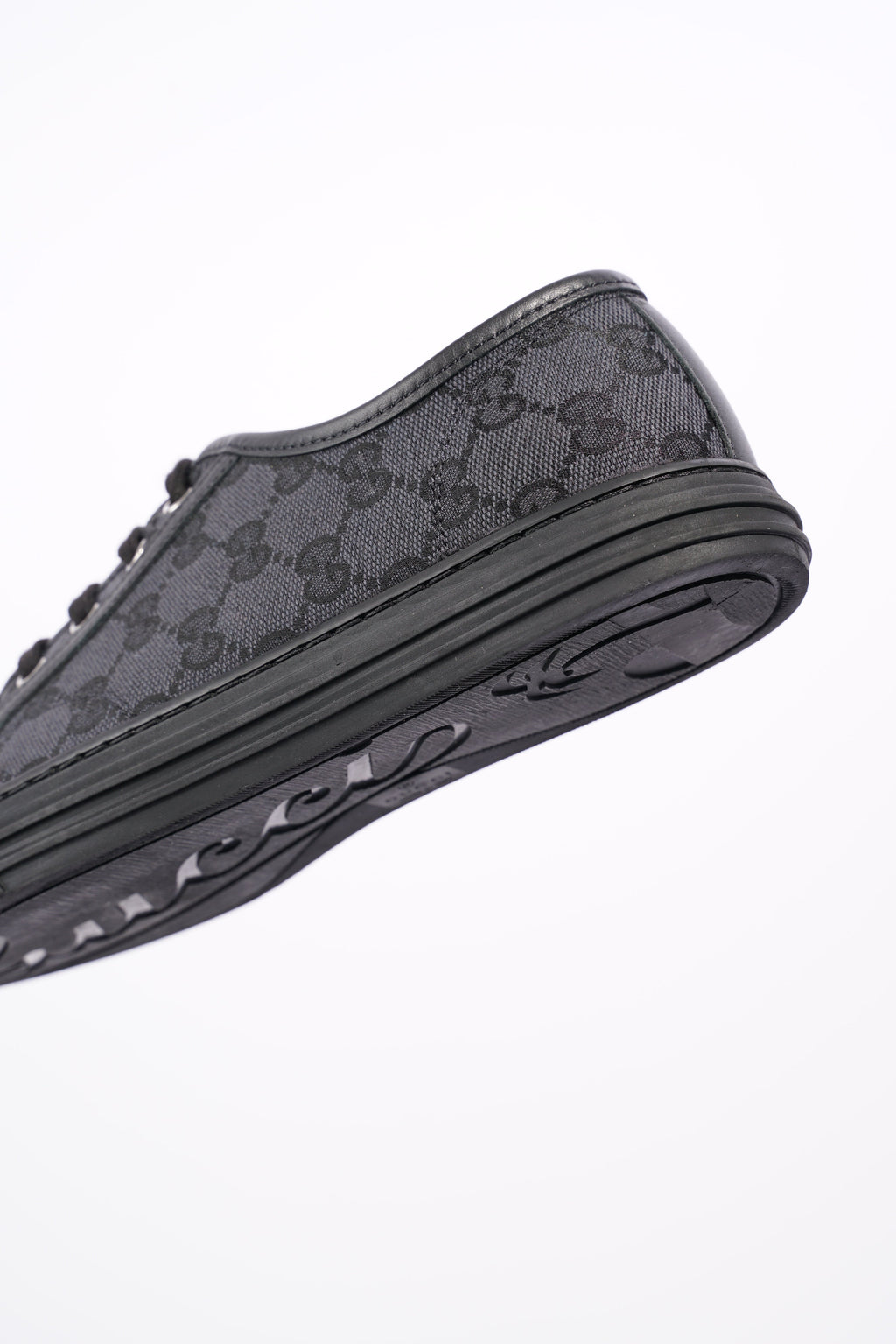 Gucci Mens GG Canvas Low Top Sneaker Black EU 40 / UK 6
