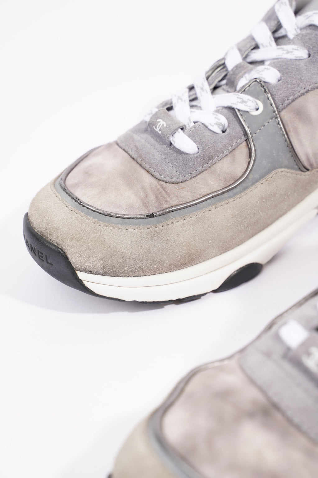 Chanel Mens CC Logo Runner Grey EU 41 / UK 7