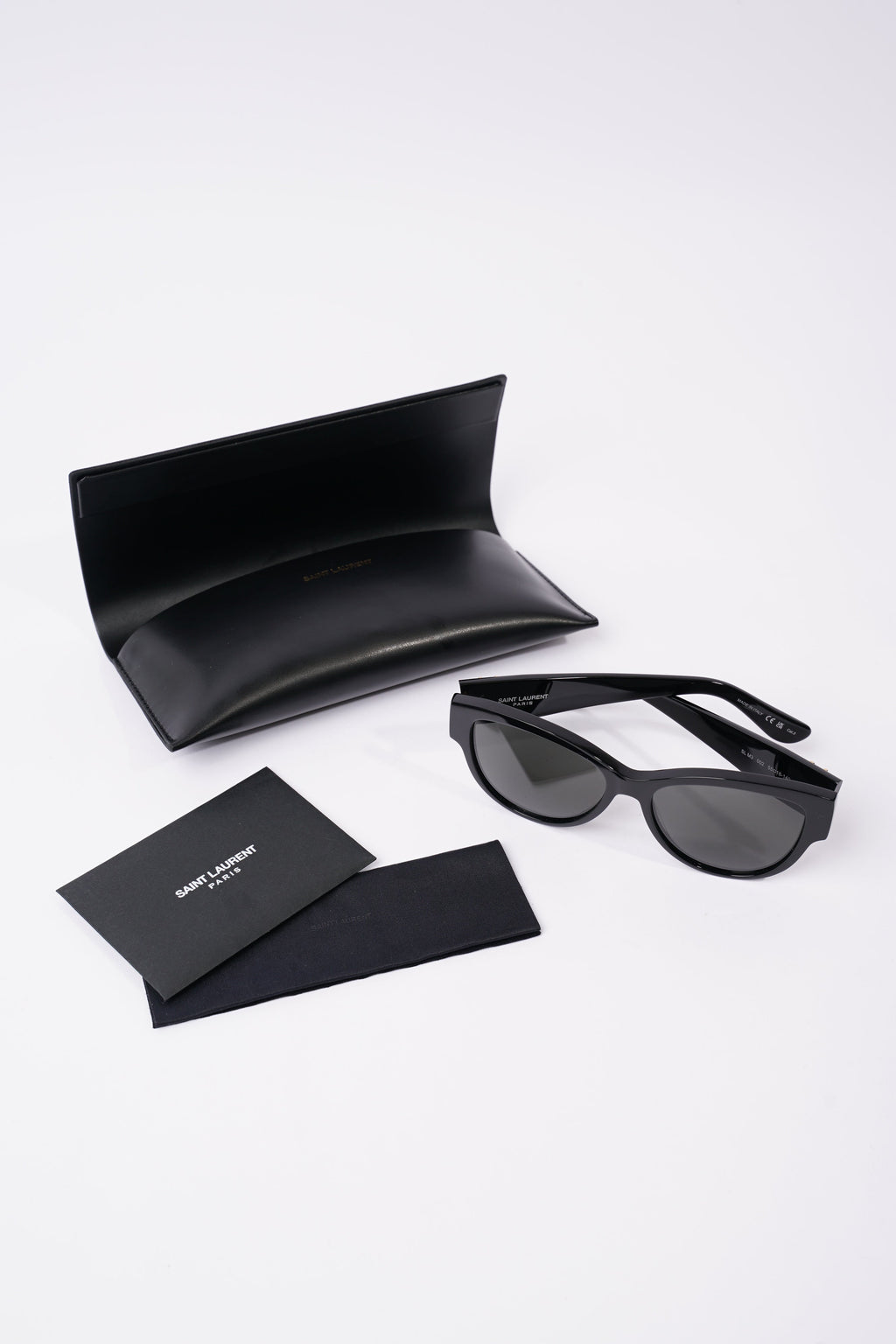 Saint Laurent Womens SLM3 Sunglasses Black / Gold 140