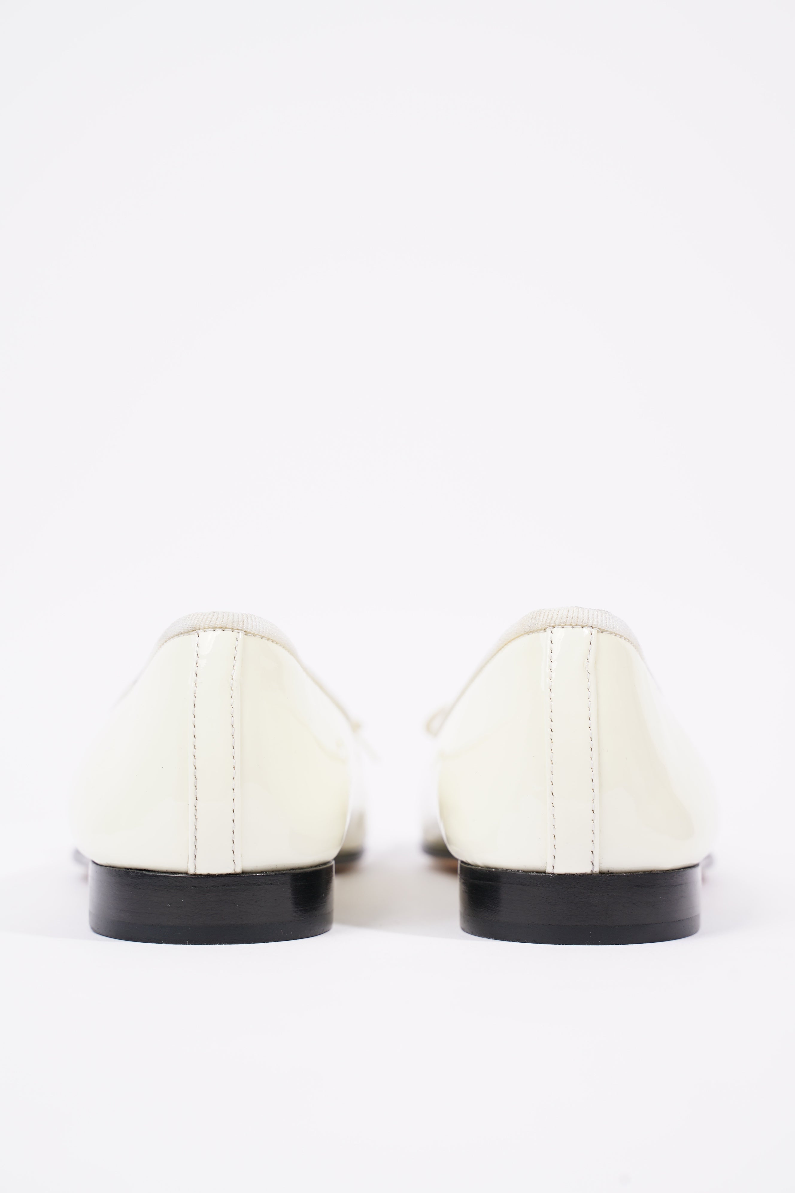 Chanel Womens Ballerina Flat Cream / Black EU 35 / UK 2