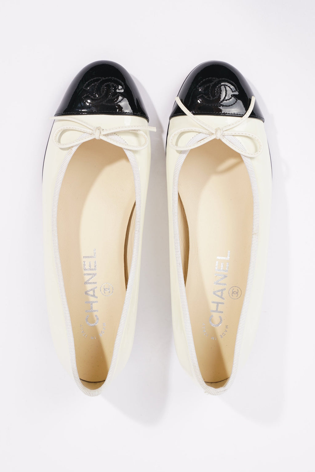 Chanel Womens Ballerina Flat Cream / Black EU 35 / UK 2