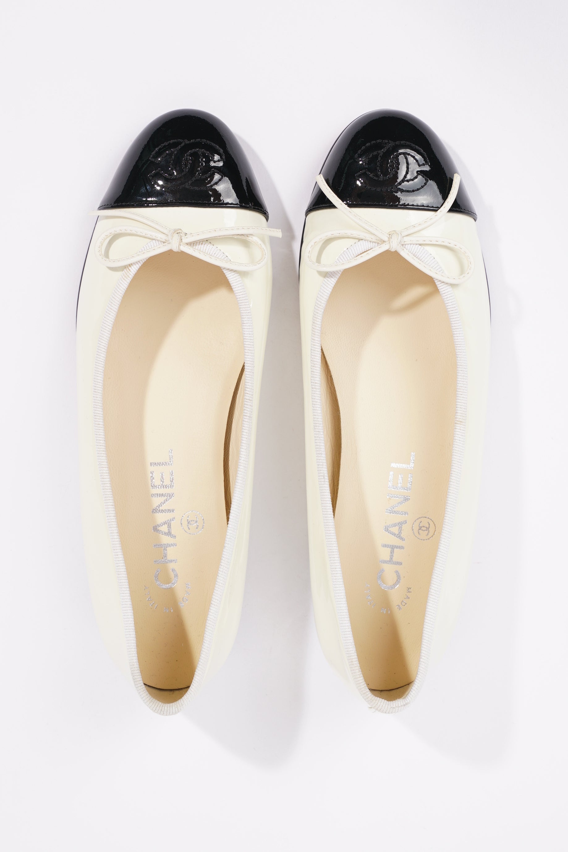Chanel Womens Ballerina Flat Cream / Black EU 35 / UK 2