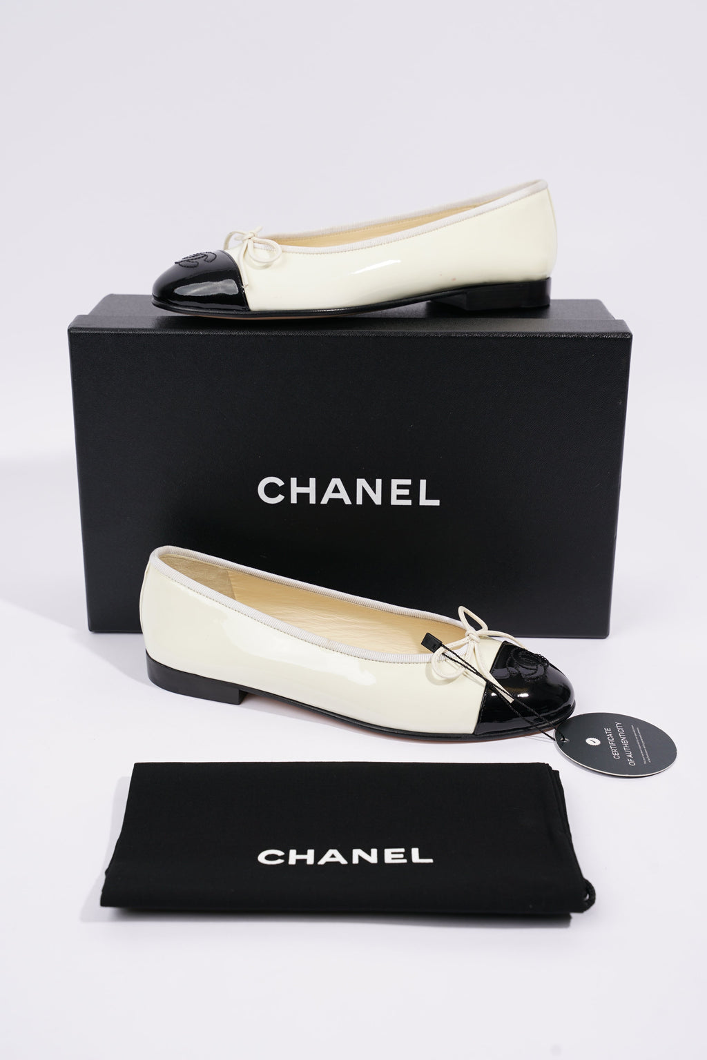 Chanel Womens Ballerina Flat Cream / Black EU 35 / UK 2