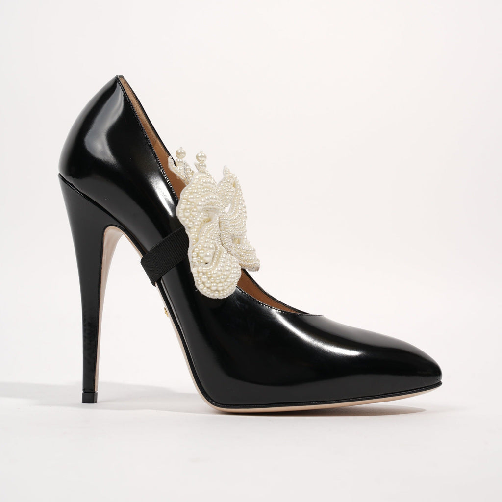 Gucci Womens Simple Pump With Pearl Bow Patent Black EU 38 / UK 5