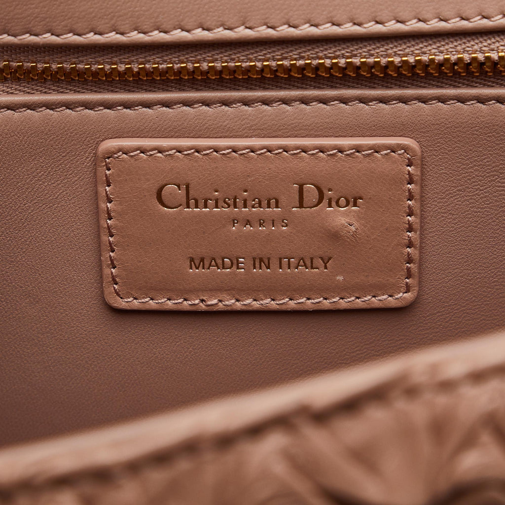 Dior 30 Montaigne Wavy Crinkled Flap (SHG-Uz2Jxn)