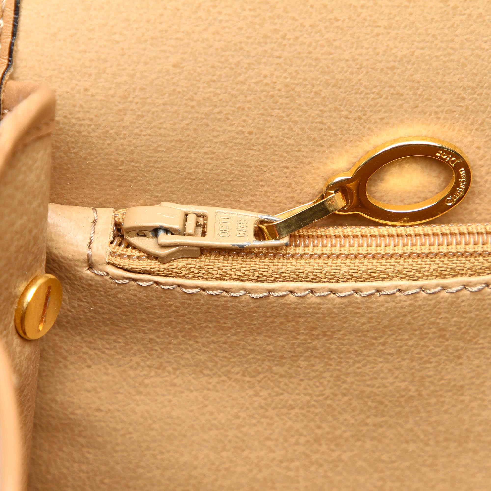 Dior Dior Oblique Leather Crossbody Bag (SHG-15318)