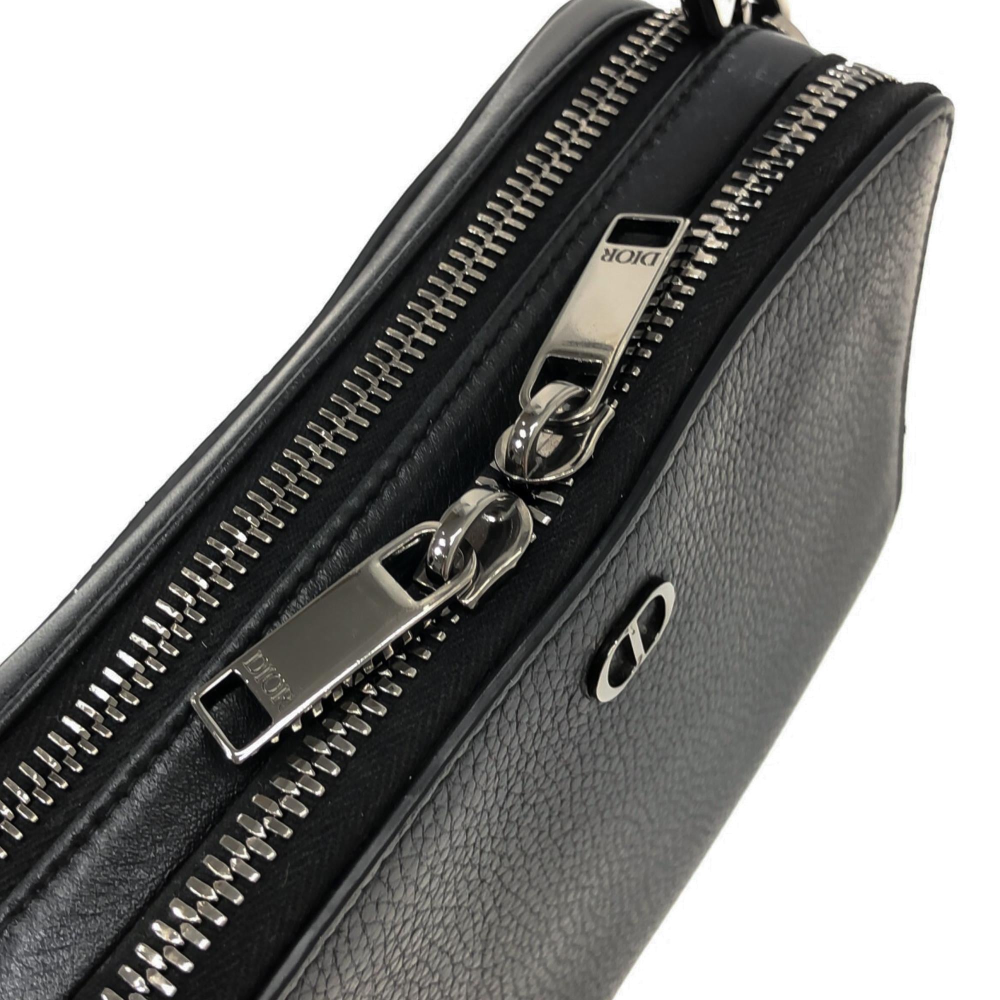 Dior Leather Pouch with Strap (SHG-NrWRMW)
