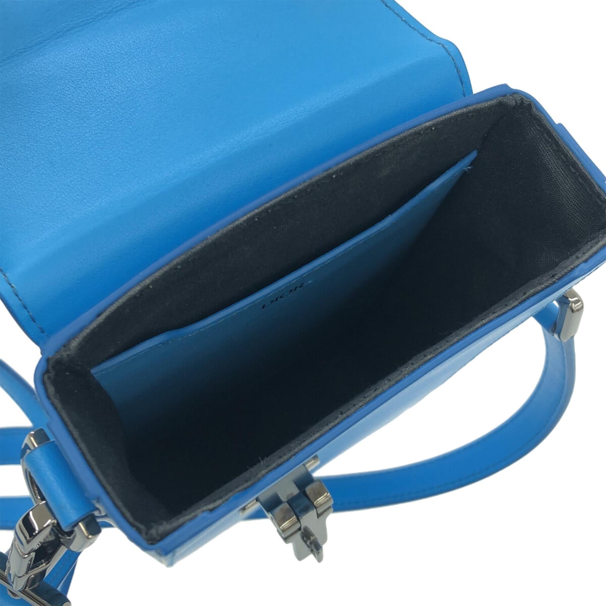 Dior Leather Vertical Lock Pouch (SHG-a3zRXx)