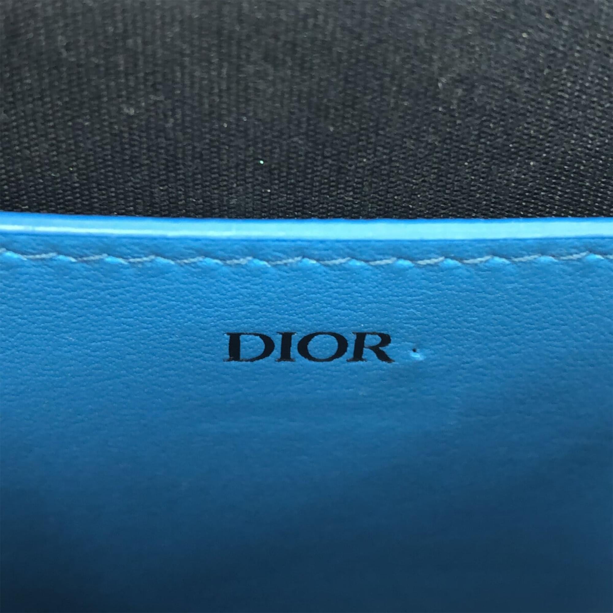 Dior Leather Vertical Lock Pouch (SHG-a3zRXx)
