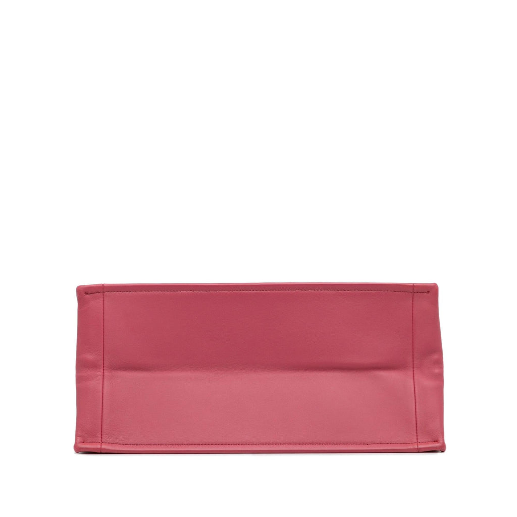 Dior Medium Embossed Book Tote (SHG-YL4dYo)