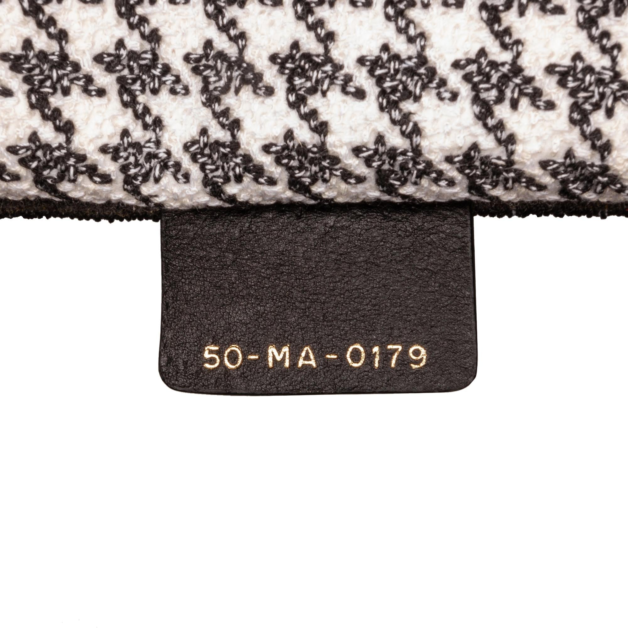 Dior Medium Houndstooth Embroidered Book Tote (SHG-g0s64t)