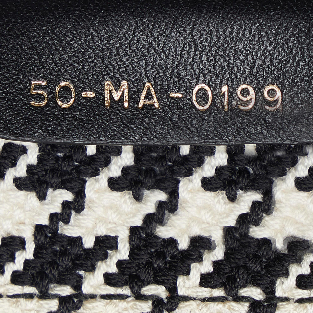 Dior Medium Houndstooth Embroidered Book Tote (SHG-AoRUVr)
