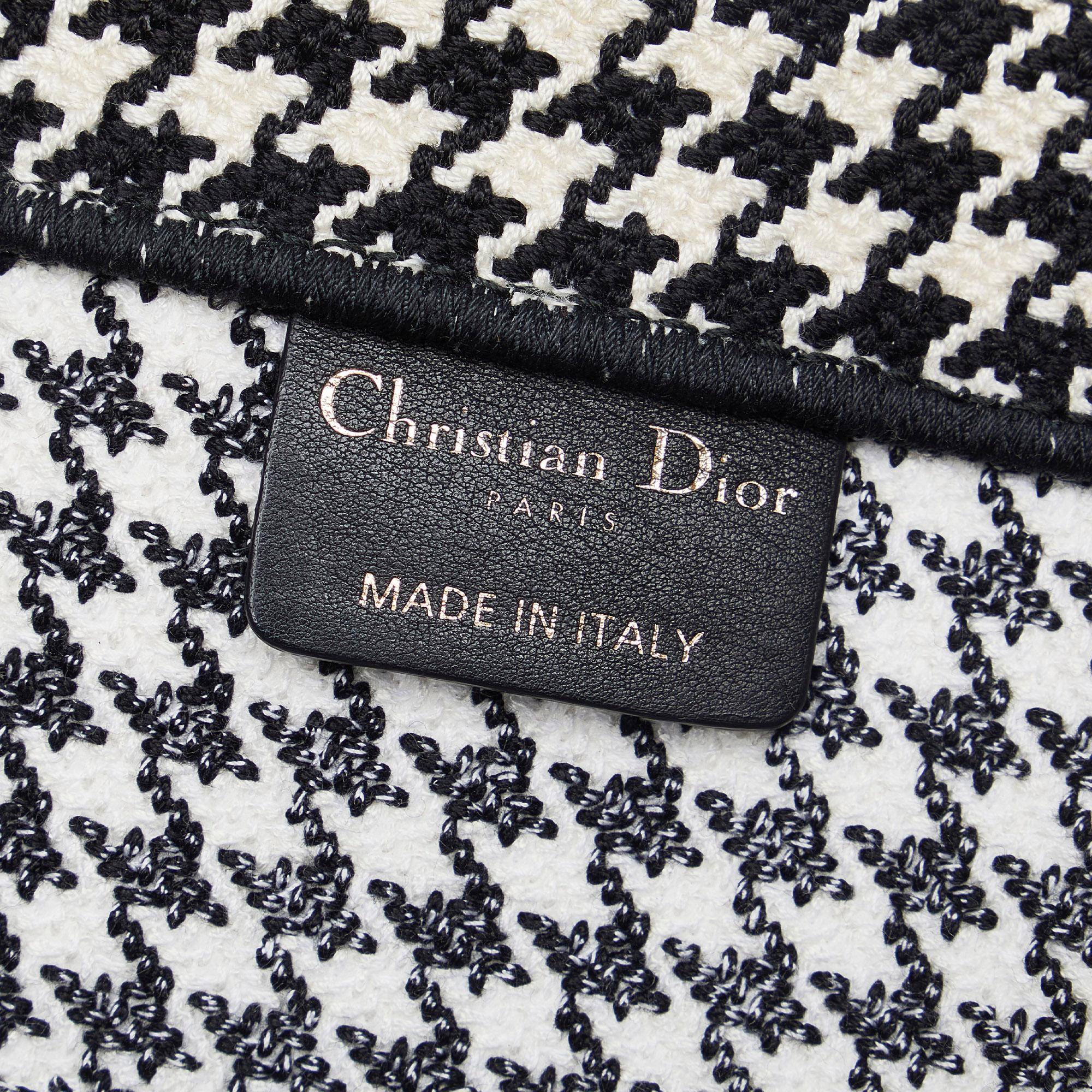 Dior Medium Houndstooth Embroidered Book Tote (SHG-AoRUVr)