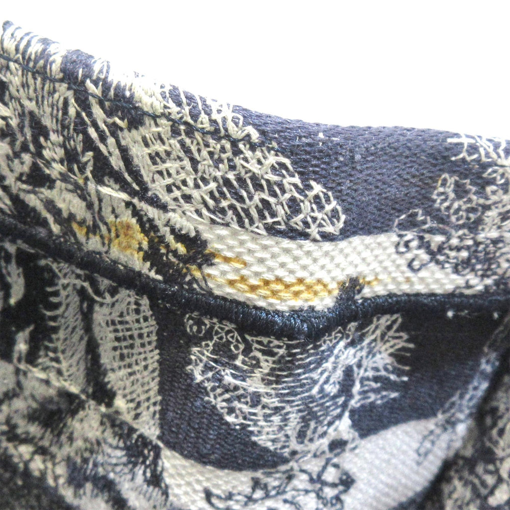Dior Medium Toile de Jouy Book Tote (SHG-w91Lfx)