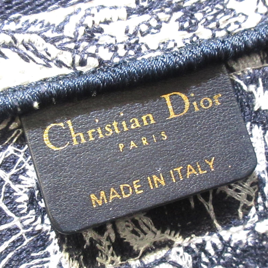 Dior Medium Toile de Jouy Book Tote (SHG-w91Lfx)