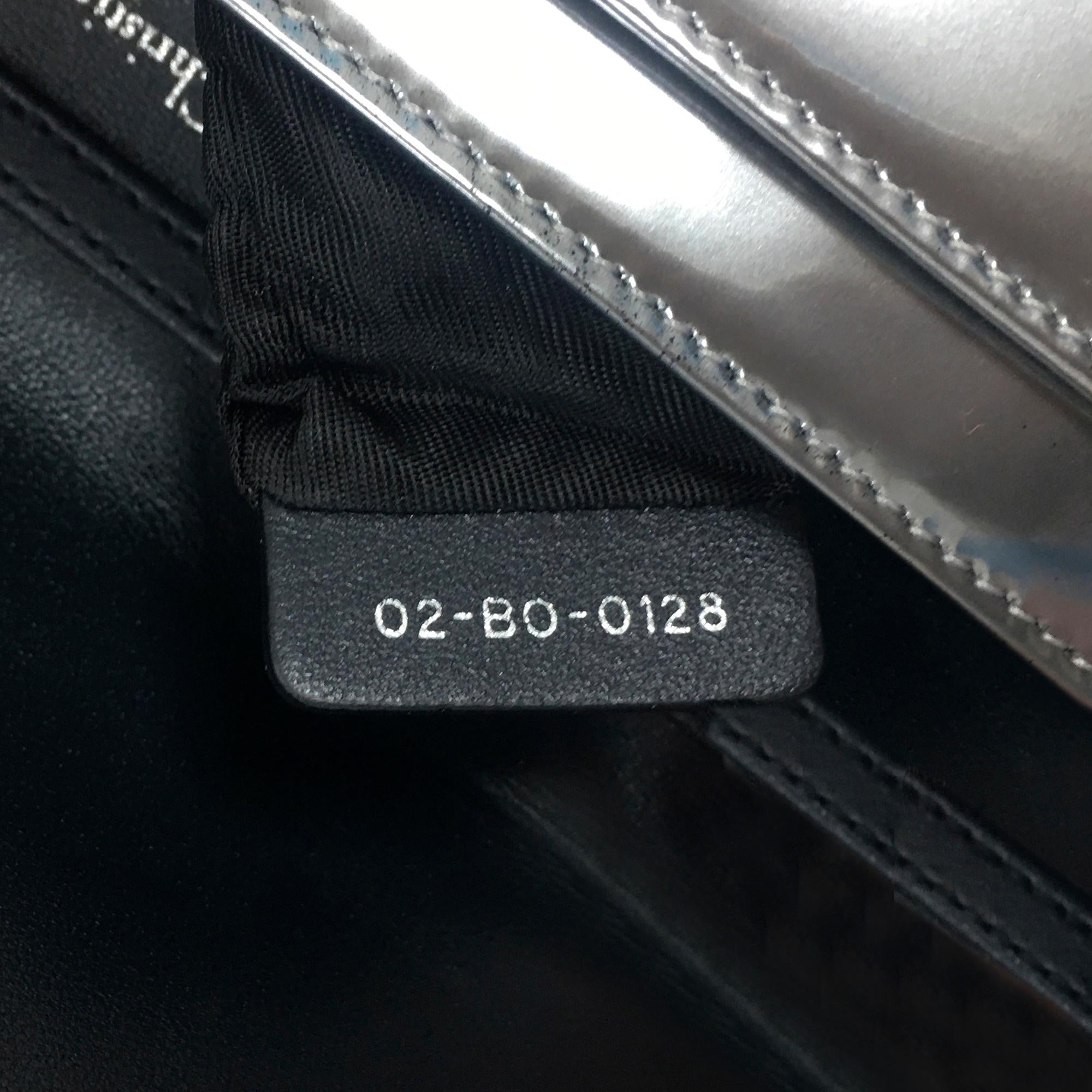 Dior Microcannage Diorama Wallet on Chain (SHG-tY8mBj)