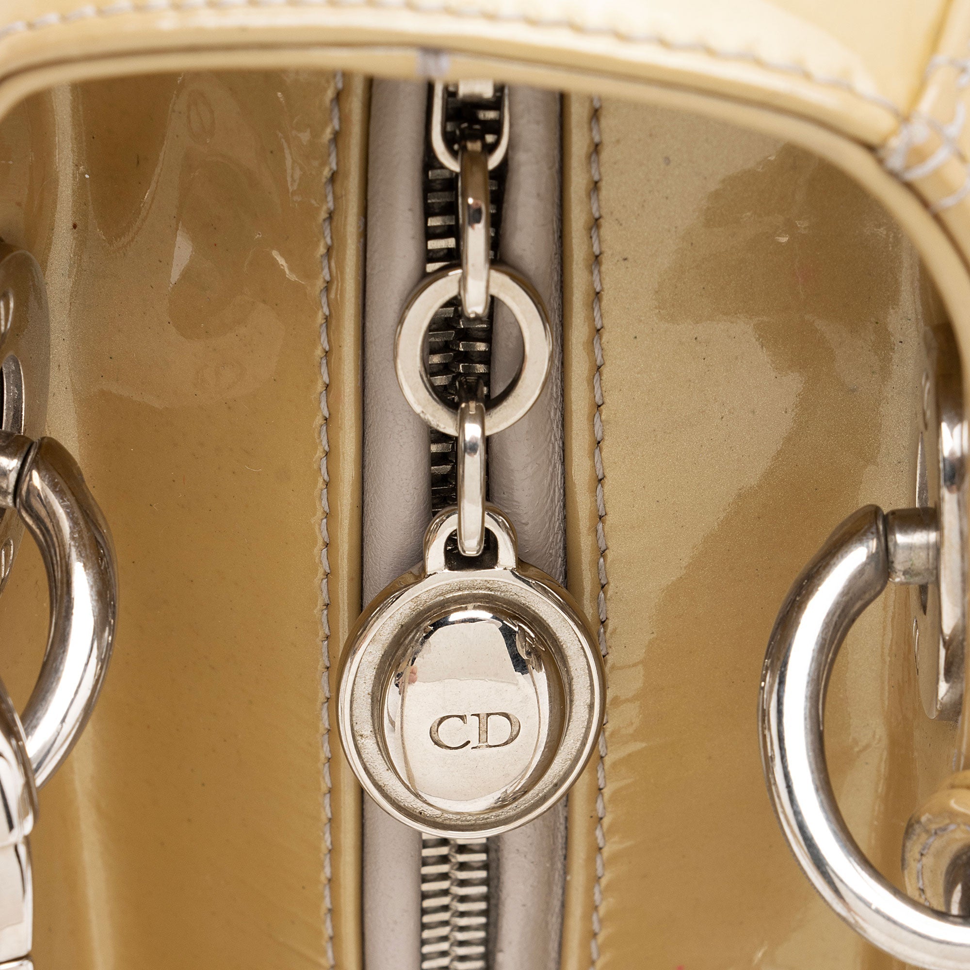 Dior Patent Leather Lady Dior Medium Tote (SHF-595Avu)