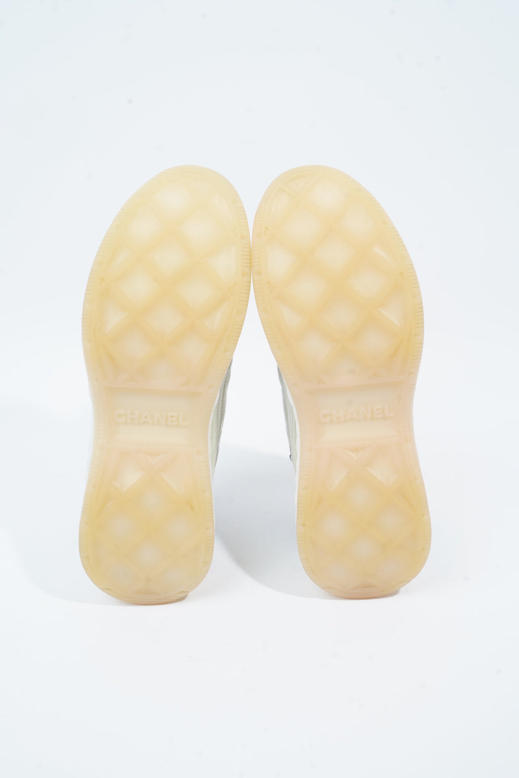 Chanel CC Logo Runners White / Cream / Black Suede EU 39.5 UK 6.5