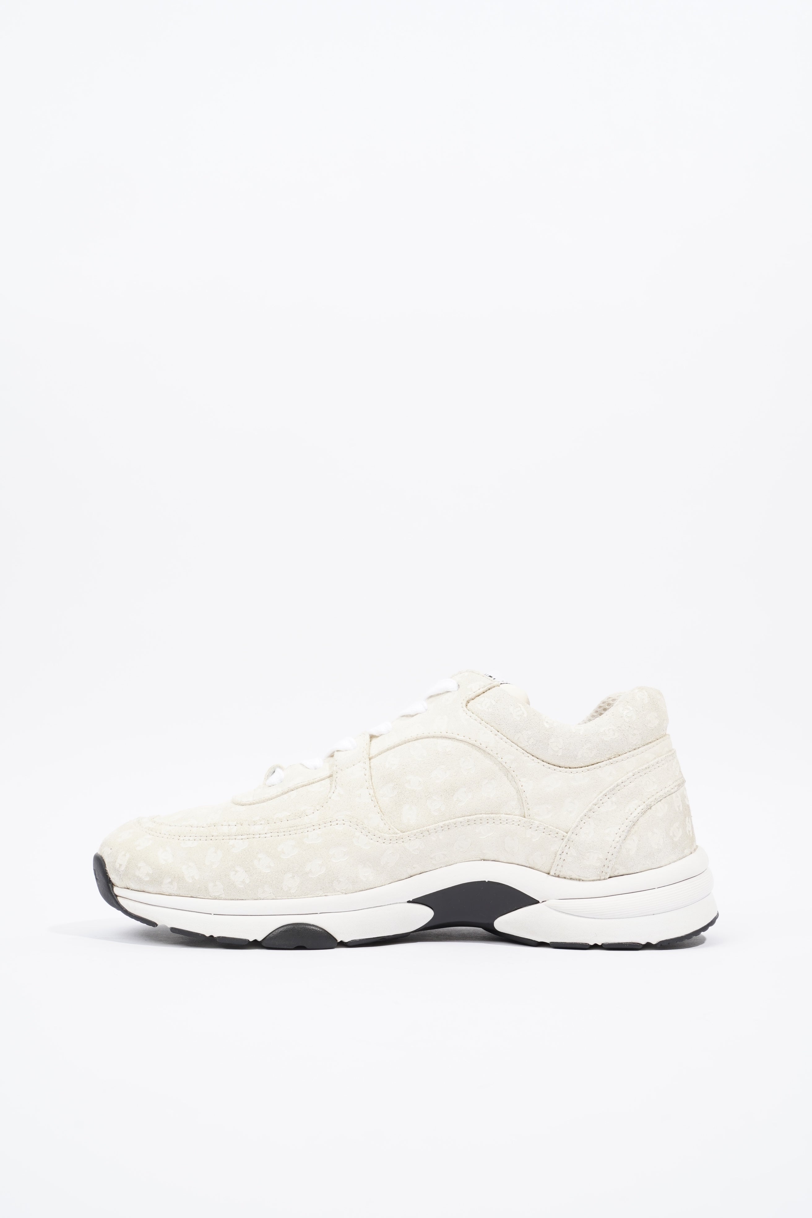 Chanel CC Logo Cream / White Suede EU 39.5 UK 6.5