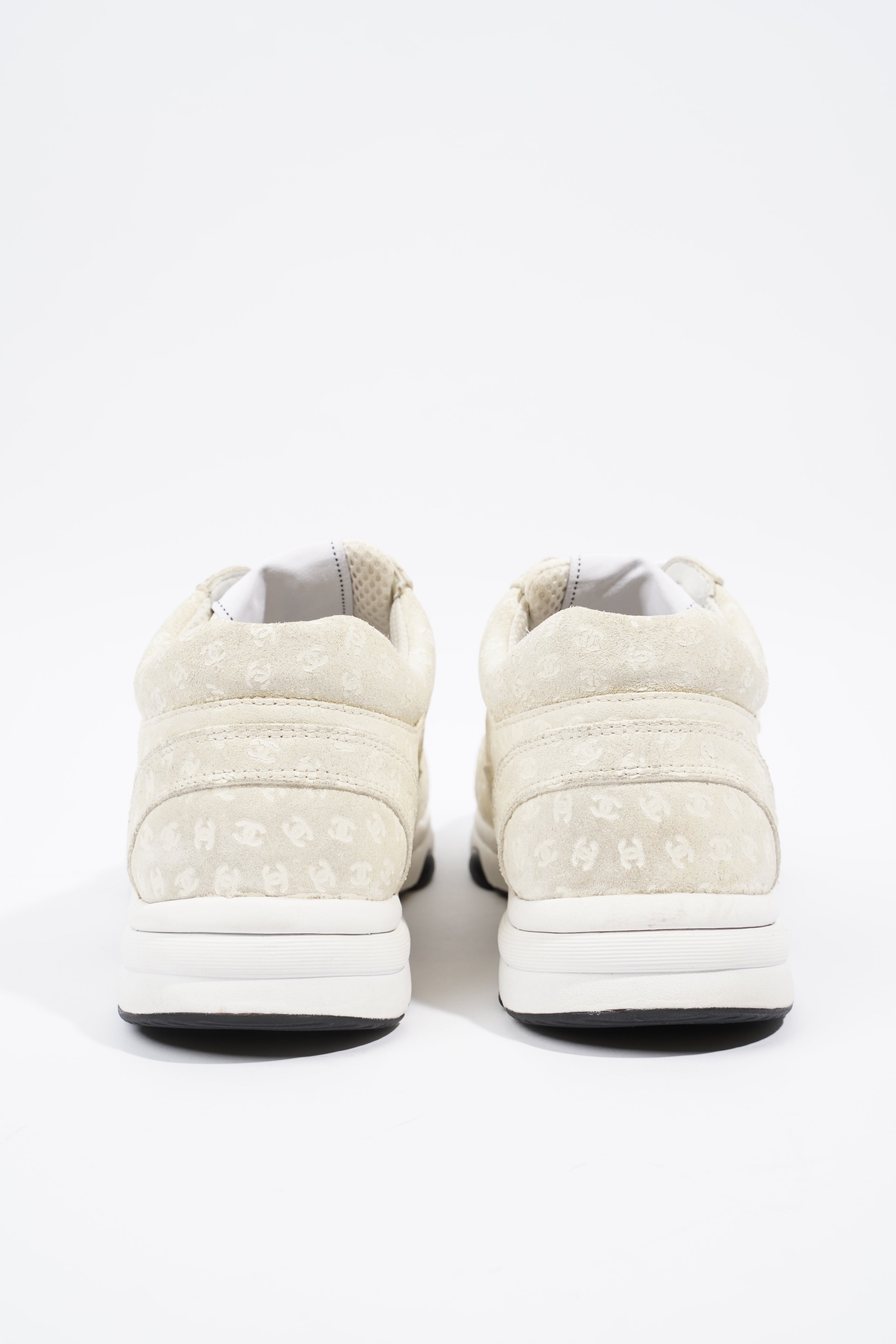 Chanel CC Logo Cream / White Suede EU 39.5 UK 6.5