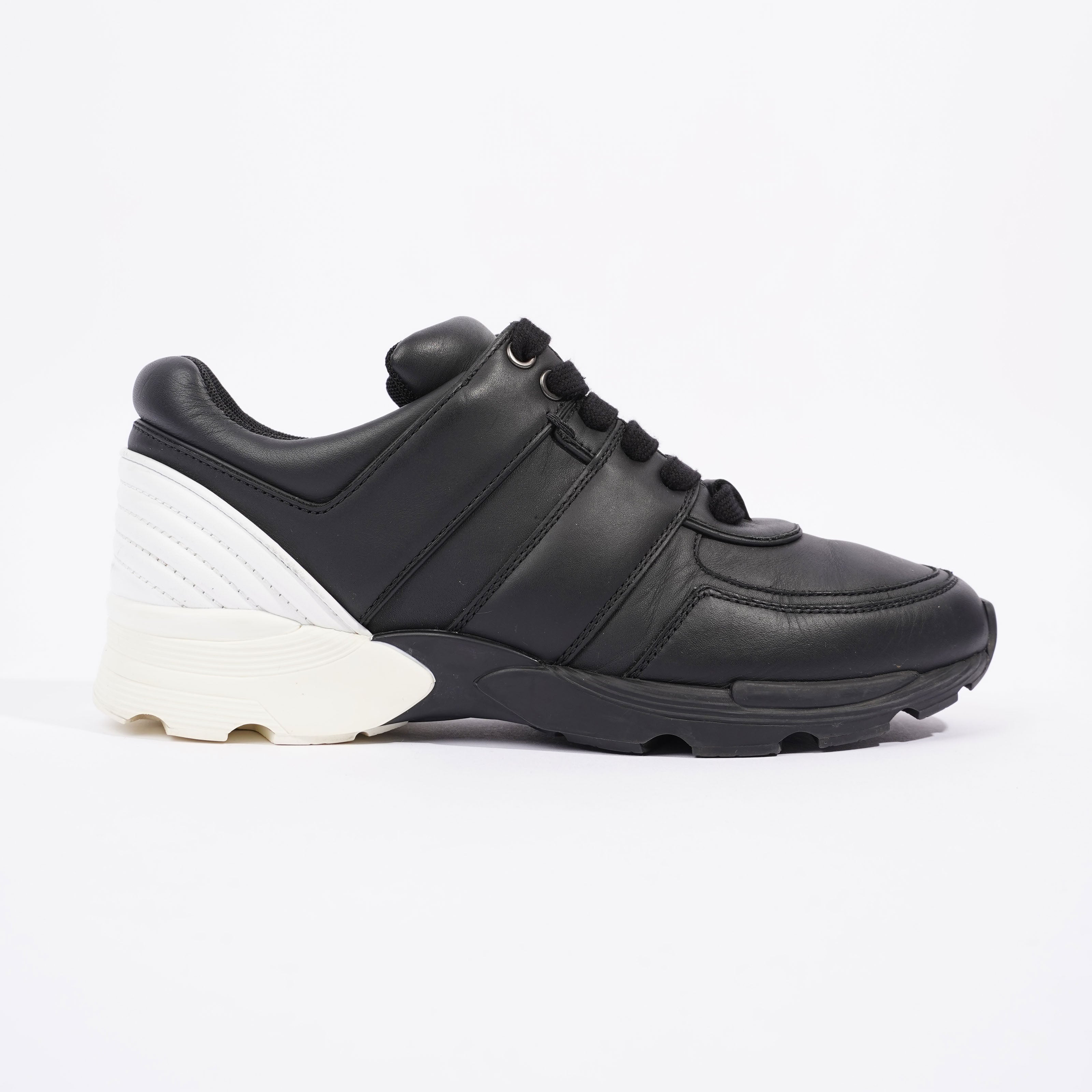 Chanel CC Logo Sneaker Black / White Leather EU 37 UK 4