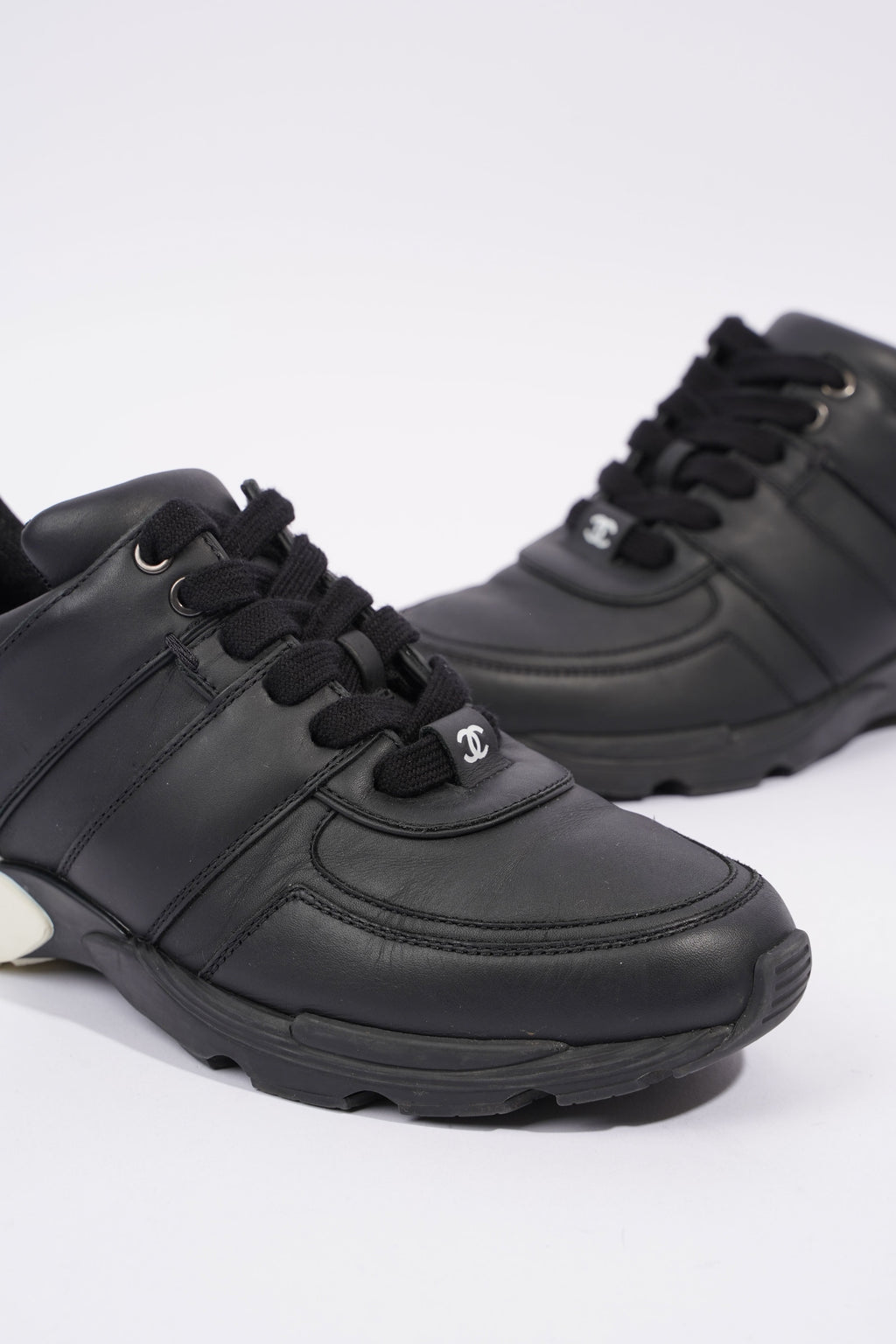 Chanel CC Logo Sneaker Black / White Leather EU 37 UK 4