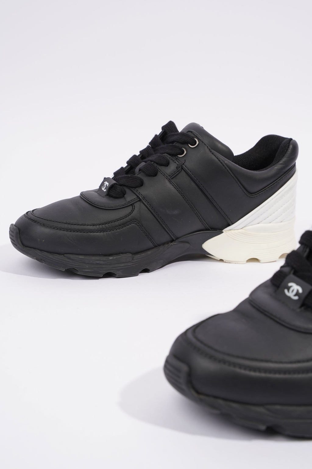Chanel CC Logo Sneaker Black / White Leather EU 37 UK 4