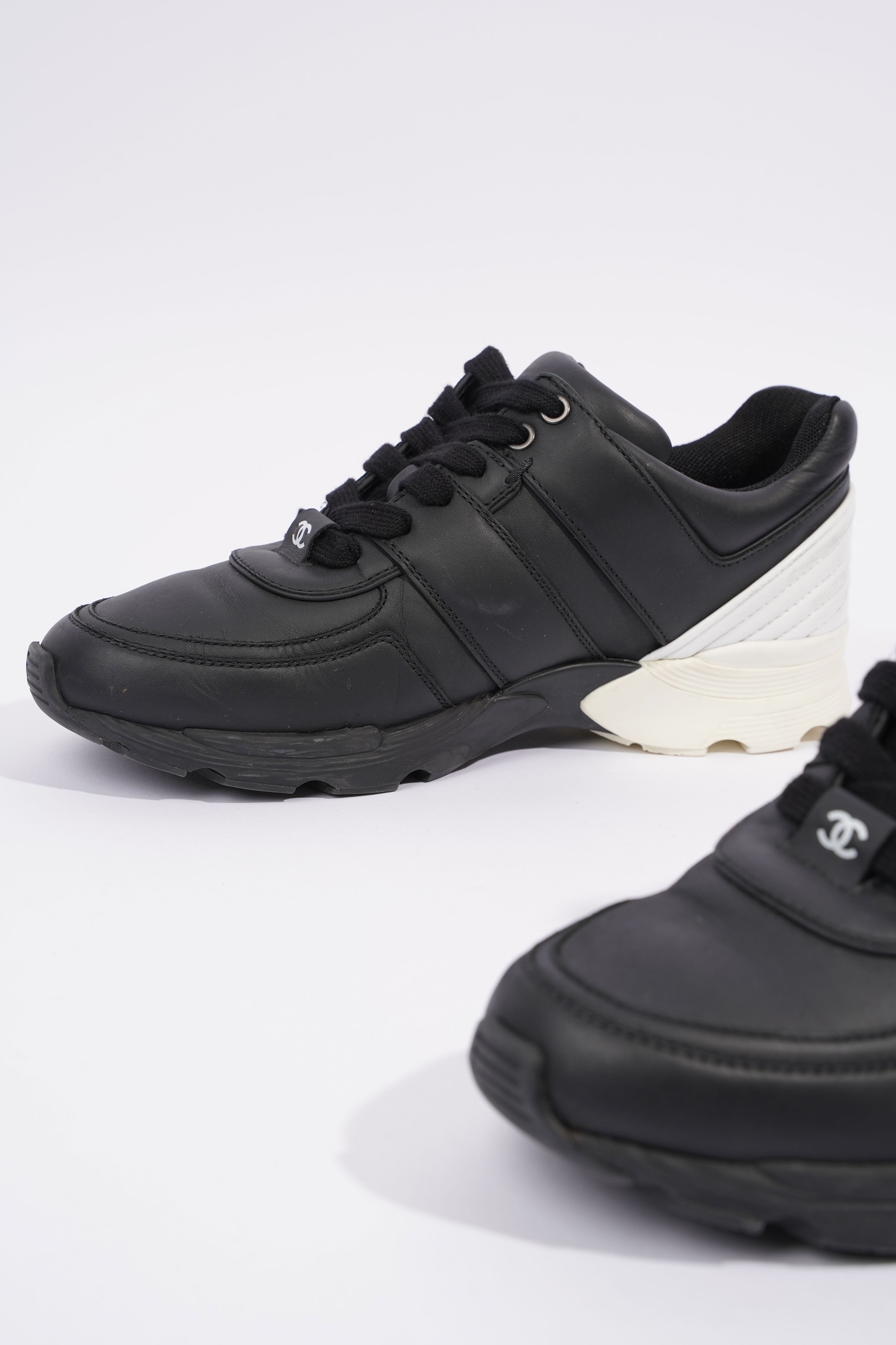 Chanel CC Logo Sneaker Black / White Leather EU 37 UK 4