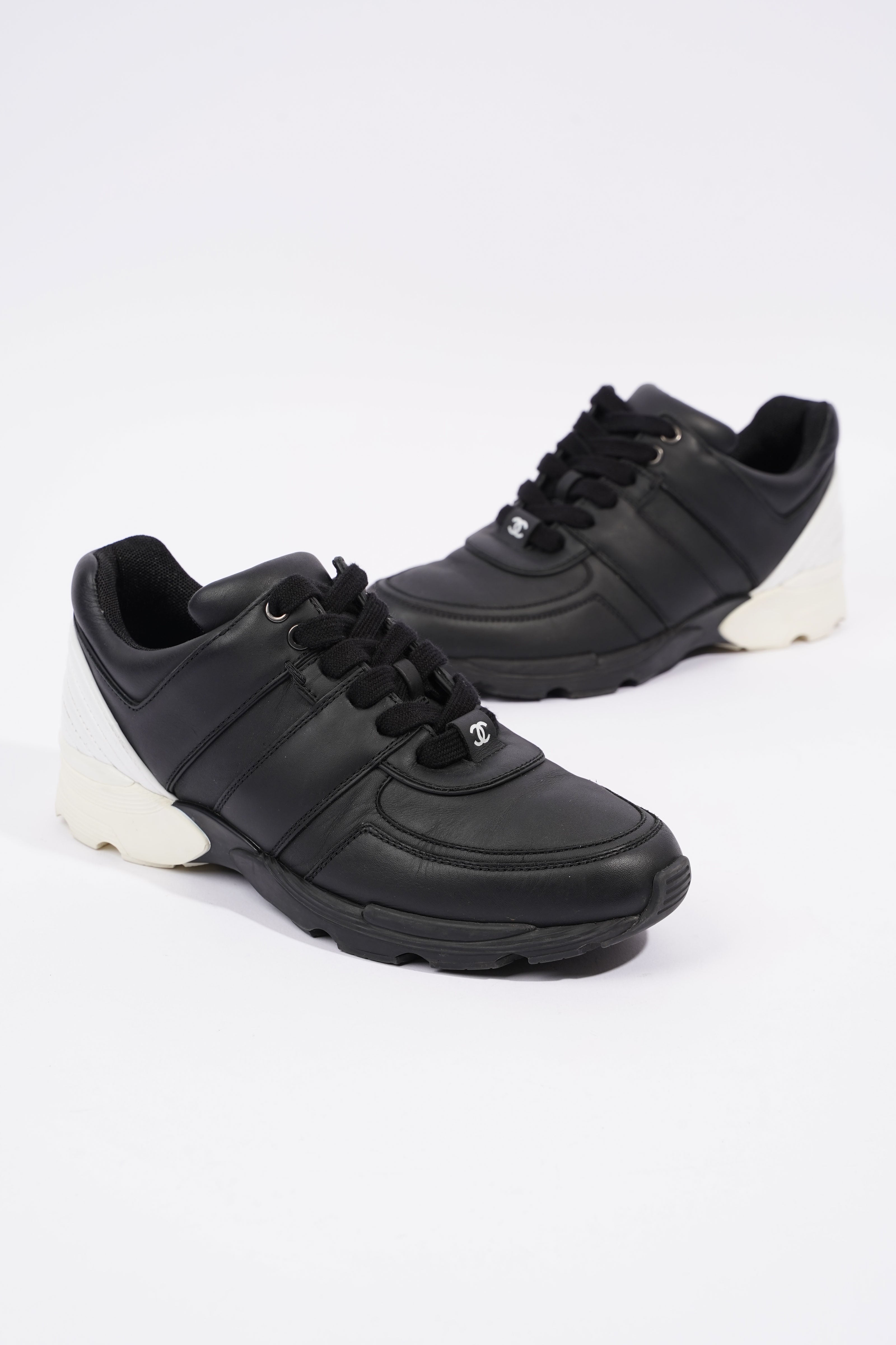 Chanel CC Logo Sneaker Black / White Leather EU 37 UK 4