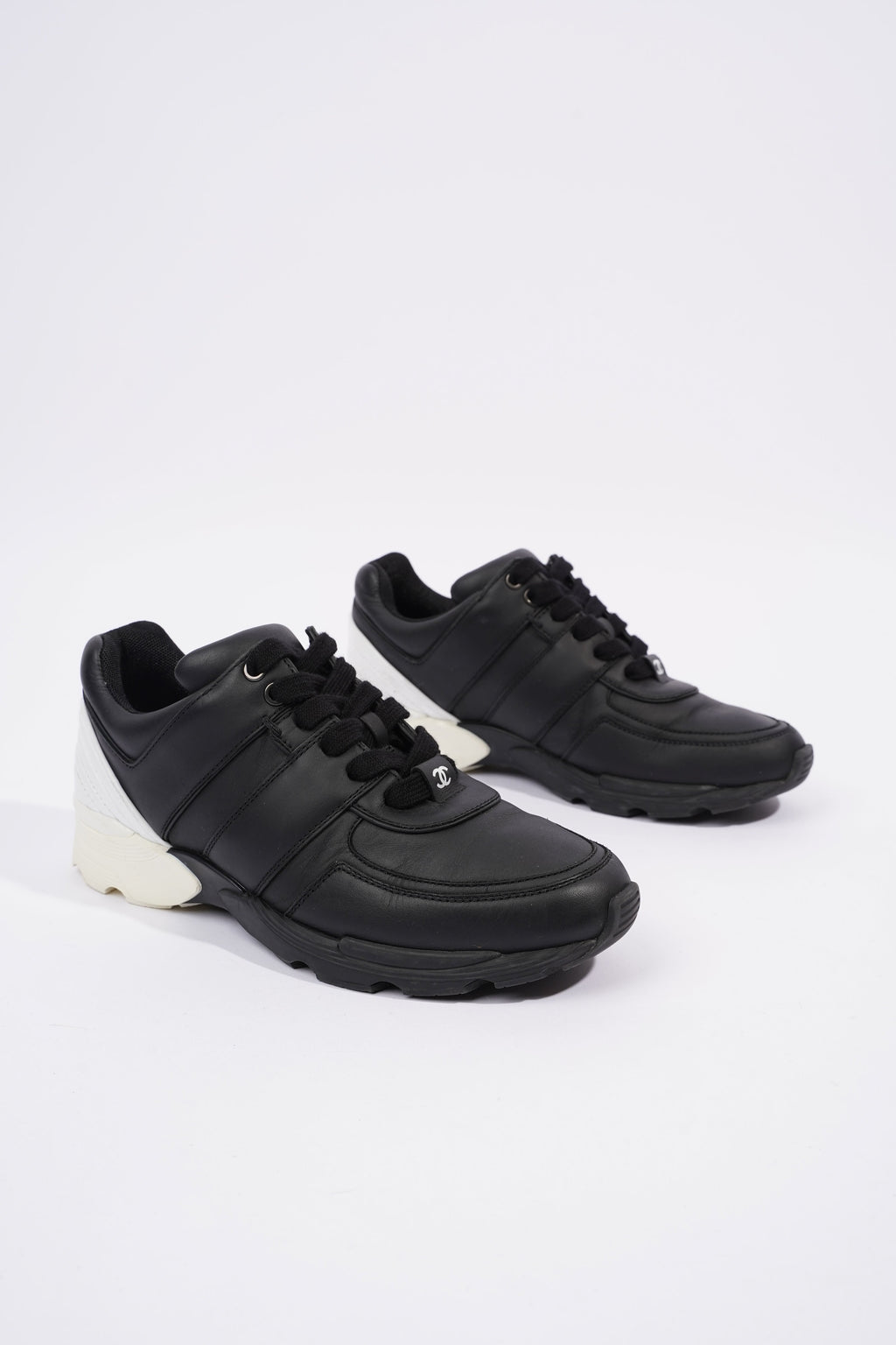 Chanel CC Logo Sneaker Black / White Leather EU 37 UK 4