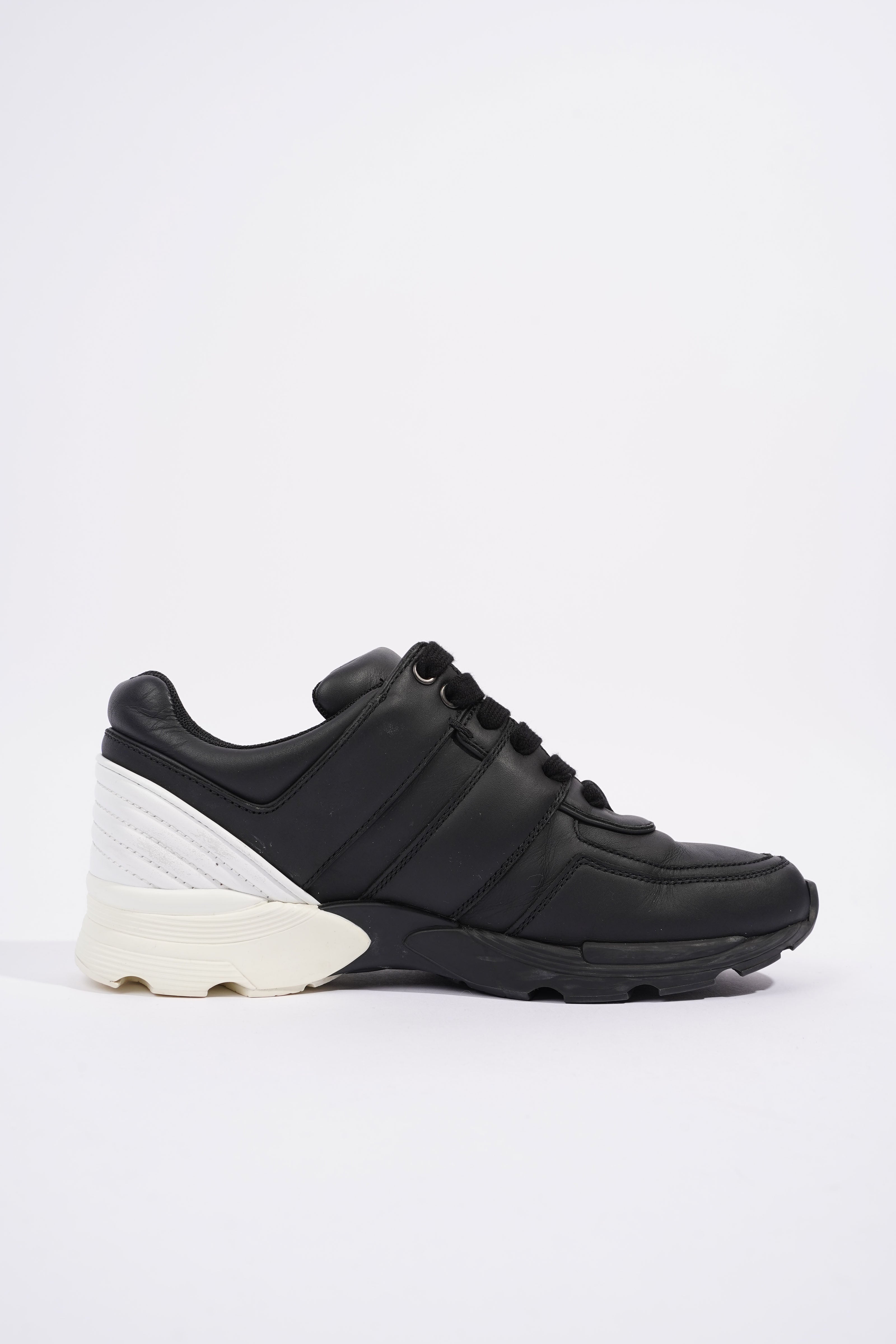 Chanel CC Logo Sneaker Black / White Leather EU 37 UK 4