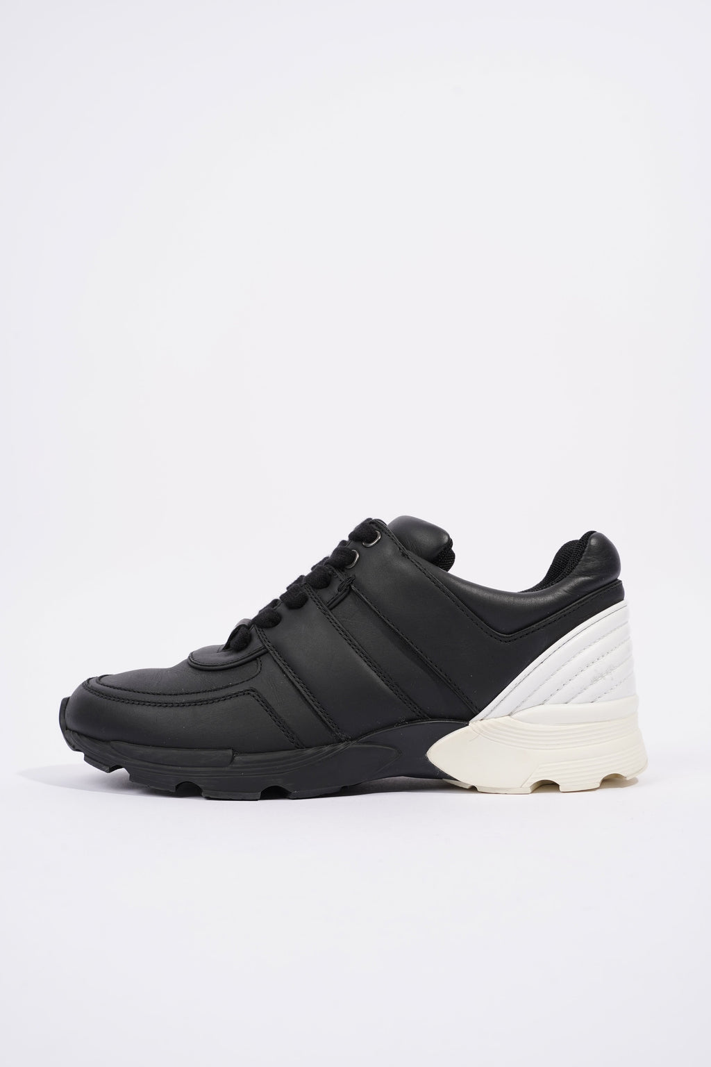 Chanel CC Logo Sneaker Black / White Leather EU 37 UK 4