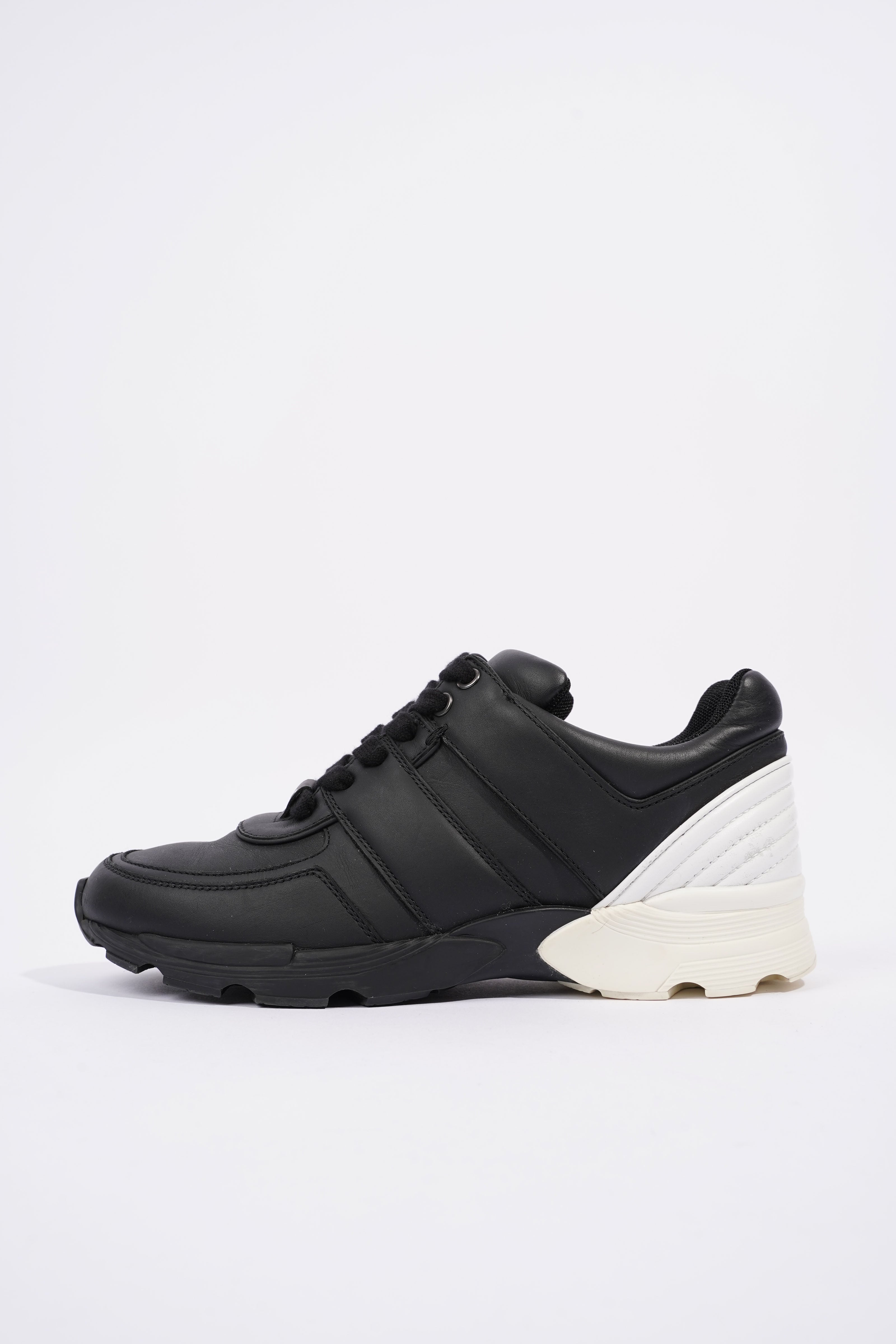Chanel CC Logo Sneaker Black / White Leather EU 37 UK 4