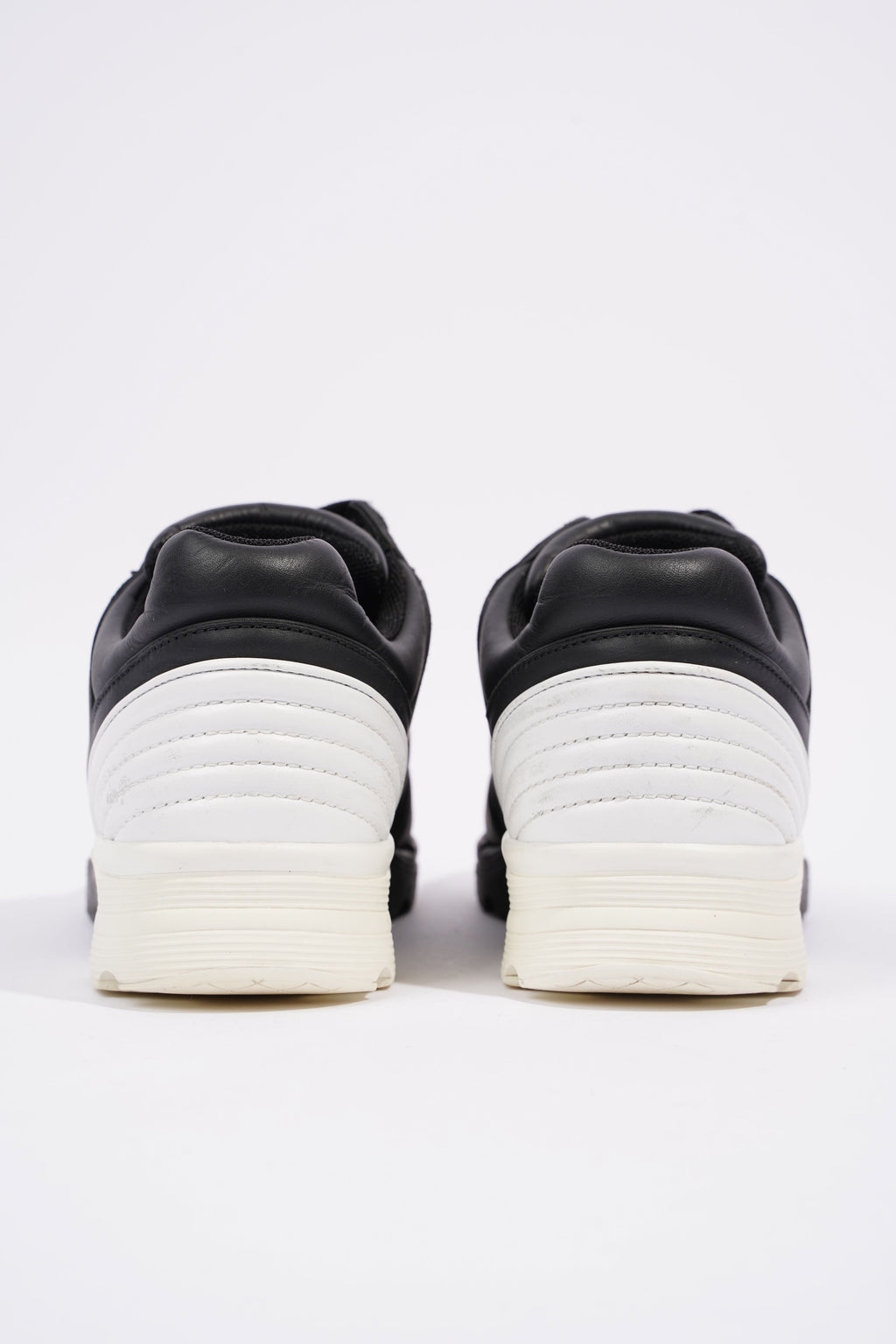Chanel CC Logo Sneaker Black / White Leather EU 37 UK 4