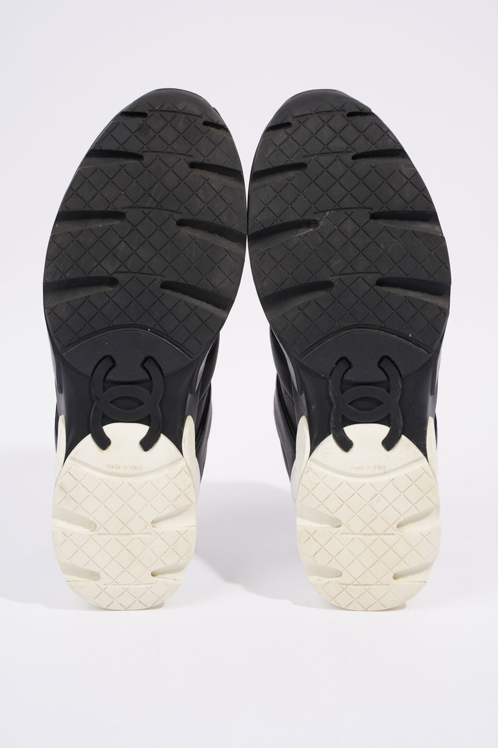 Chanel CC Logo Sneaker Black / White Leather EU 37 UK 4