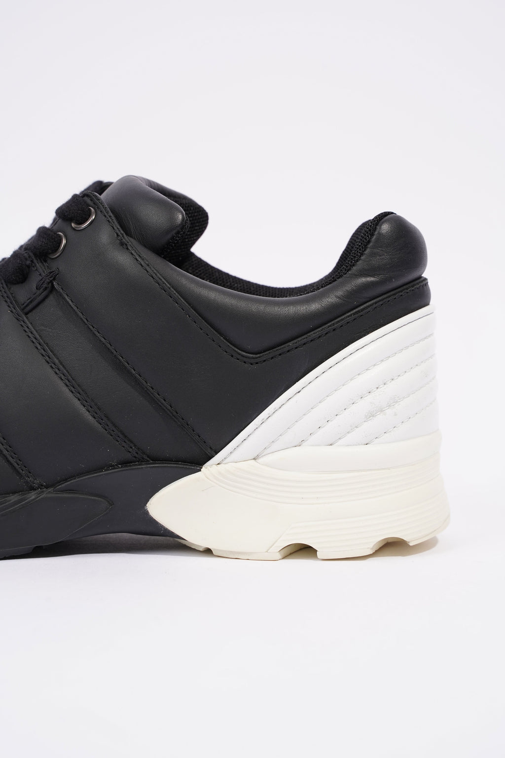 Chanel CC Logo Sneaker Black / White Leather EU 37 UK 4