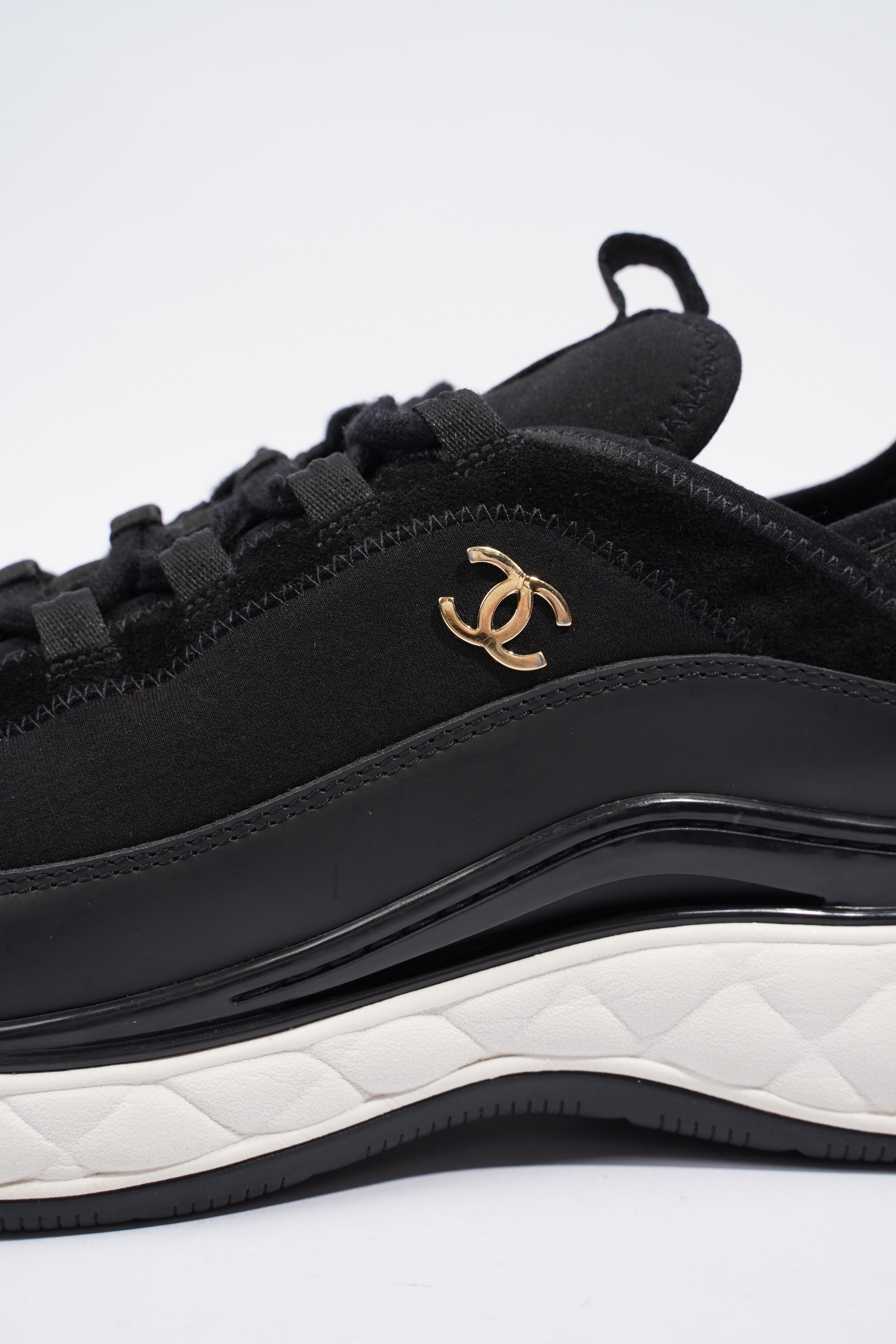 Chanel CC Logo Sneaker Black / White Fabric EU 42 UK 8