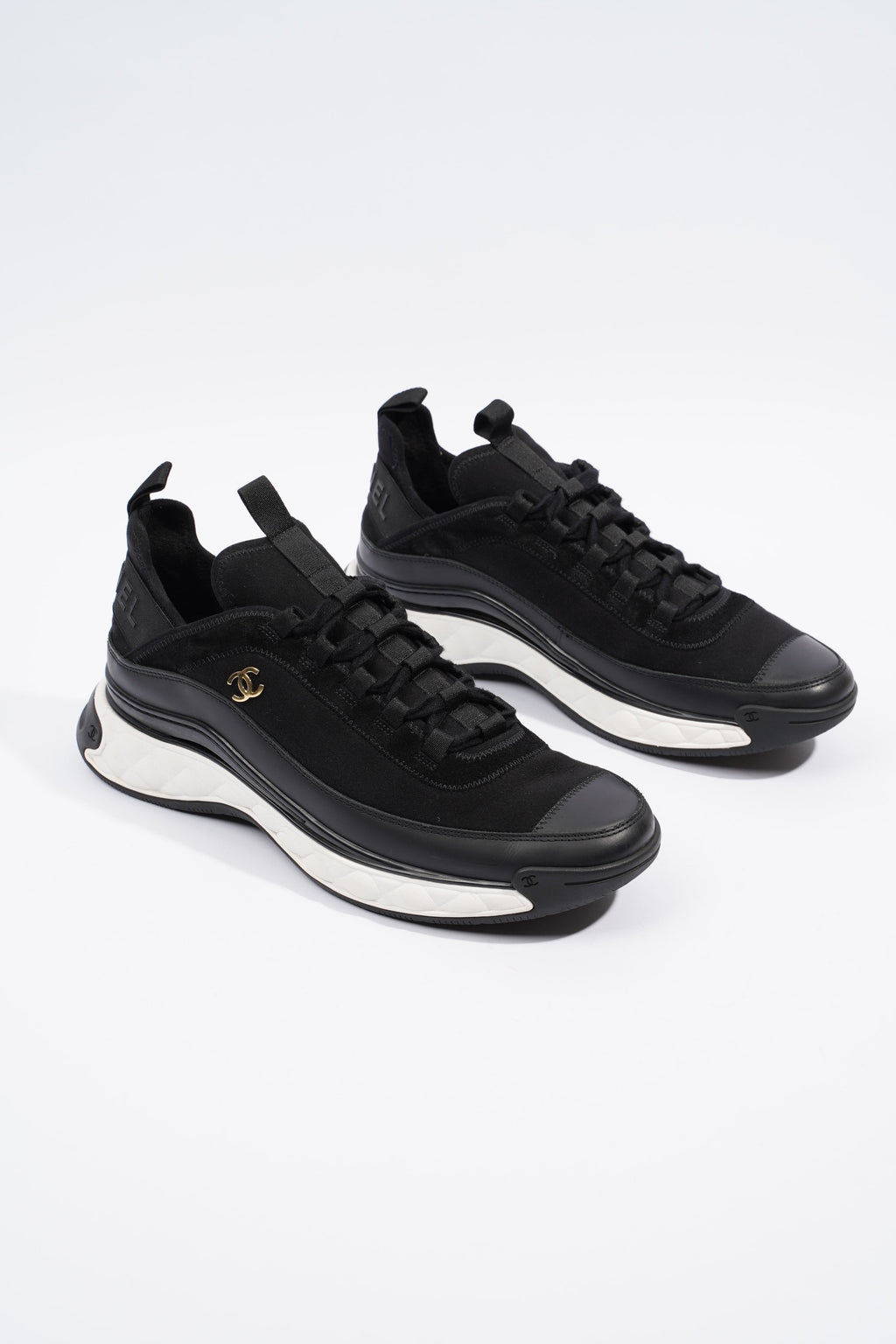Chanel CC Logo Sneaker Black / White Fabric EU 42 UK 8