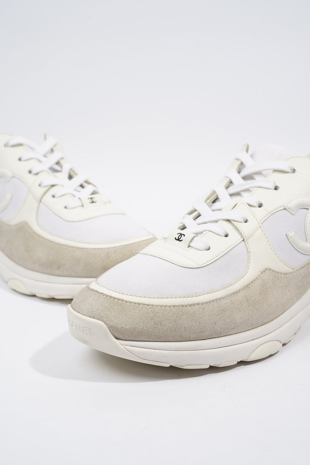 Chanel CC Logo Sneaker White Suede EU 44 UK 10