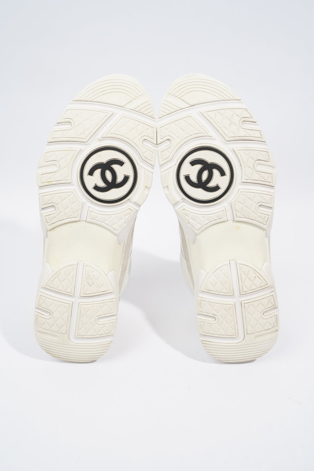 Chanel CC Logo Sneaker White Suede EU 44 UK 10