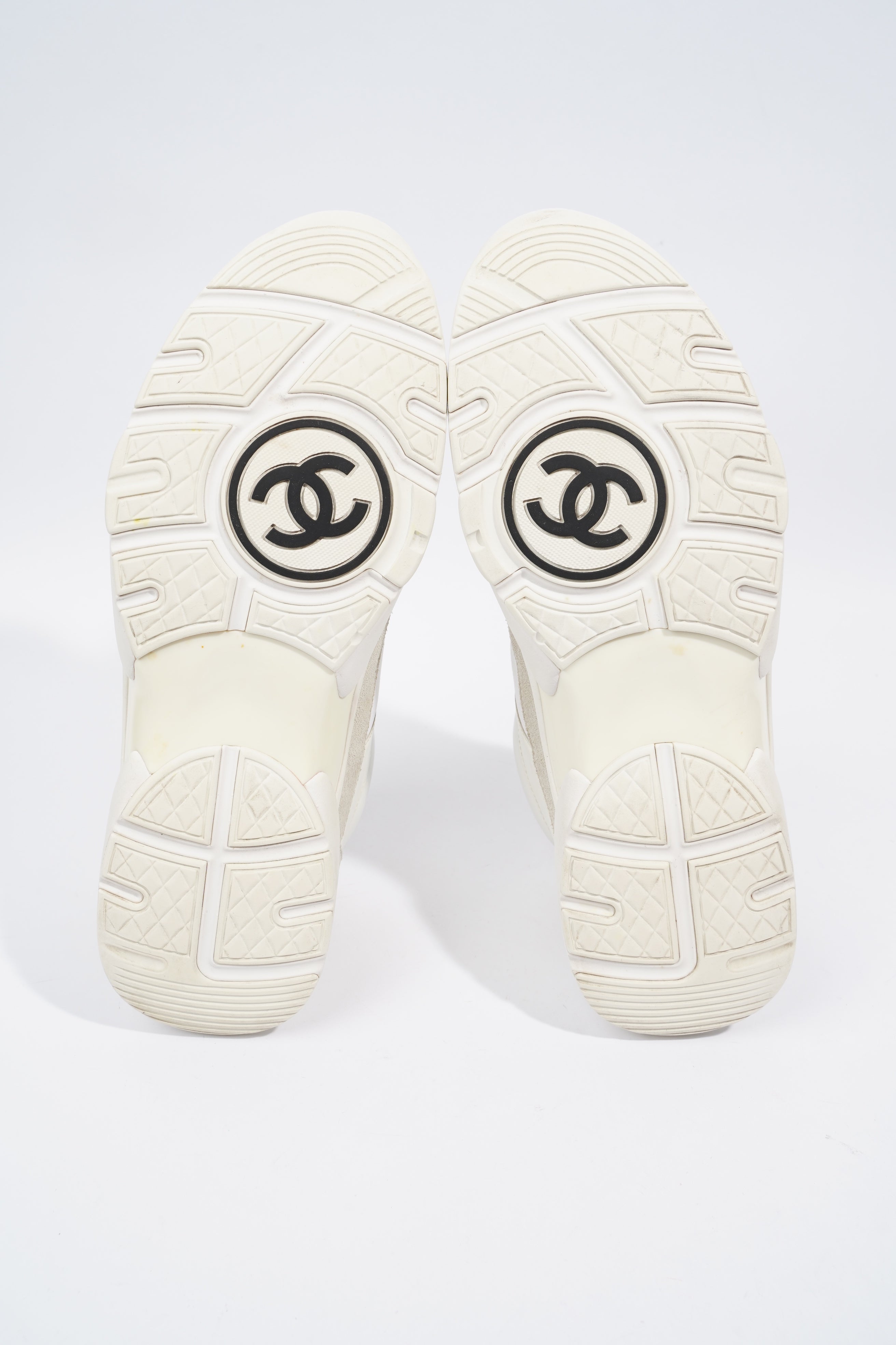 Chanel CC Logo Sneaker White Suede EU 44 UK 10
