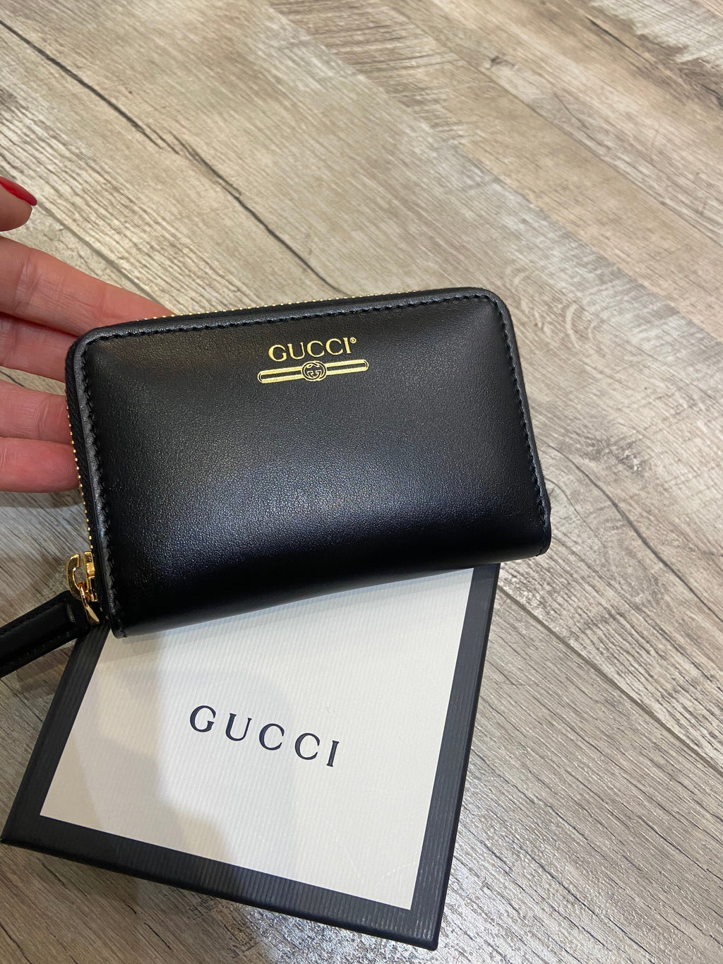 GUCCI CALFSKIN LOGO ZIP AROUND WALLET