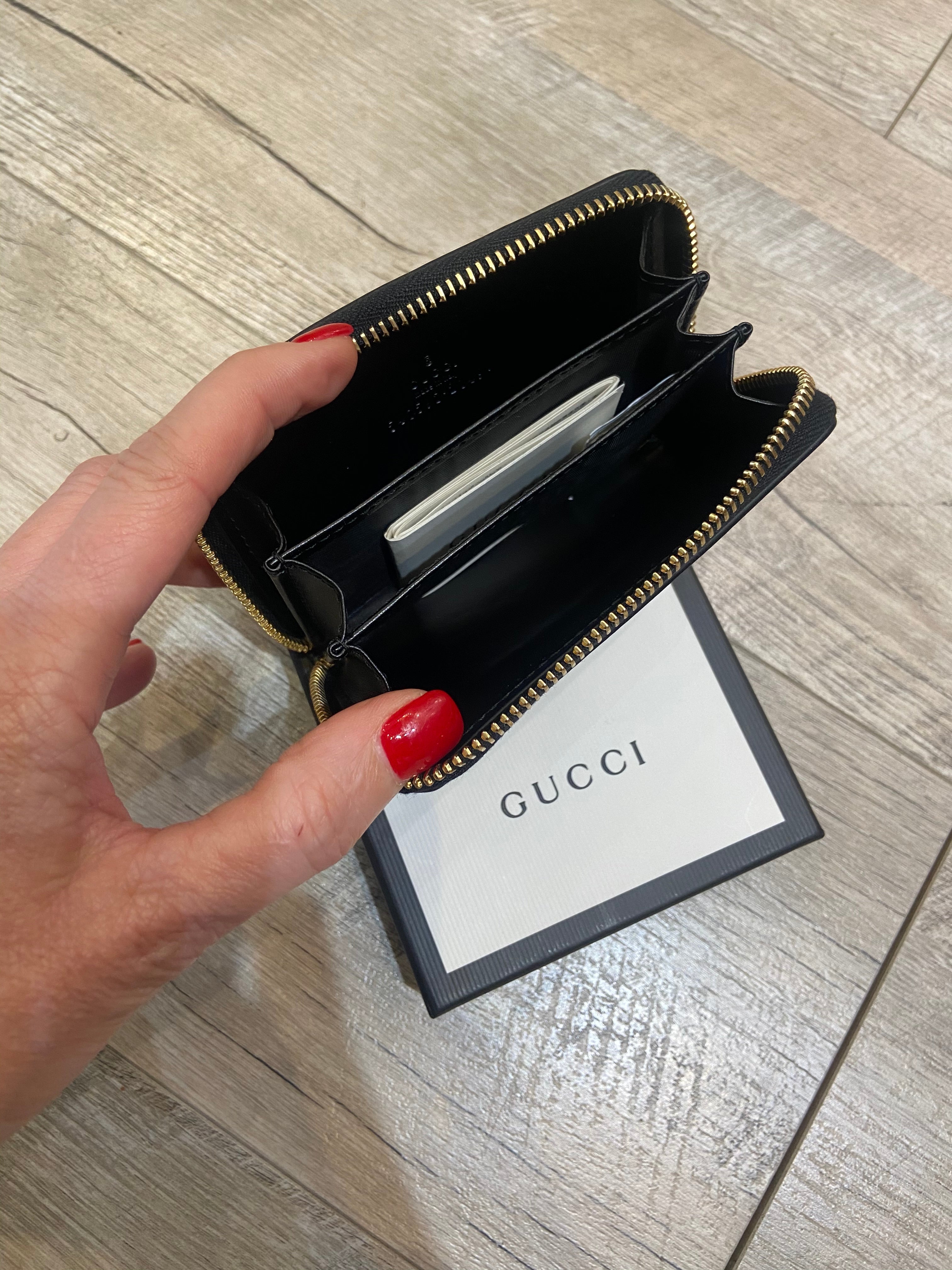 GUCCI CALFSKIN LOGO ZIP AROUND WALLET