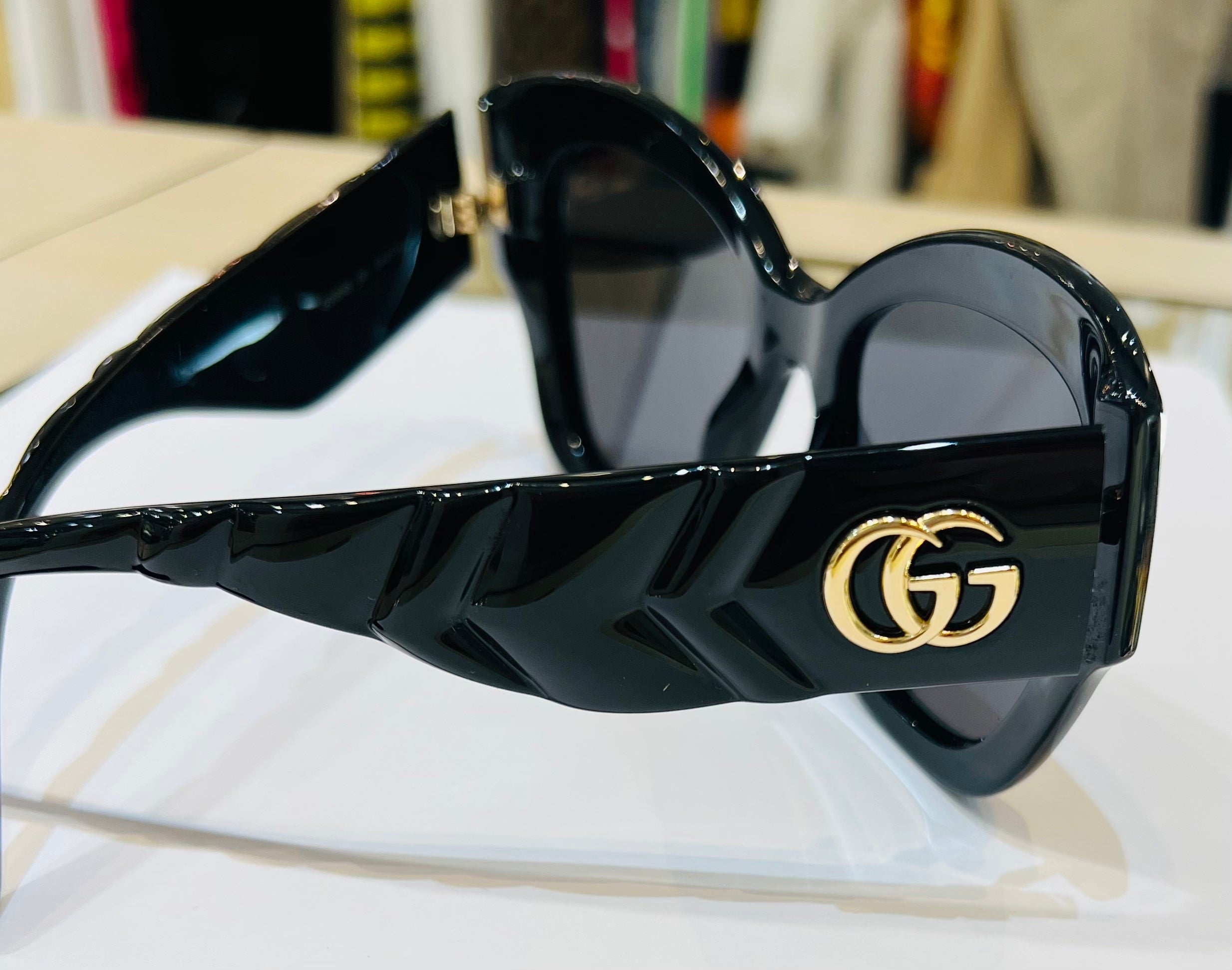 GUCCI CAT EYE SUNGLASSES