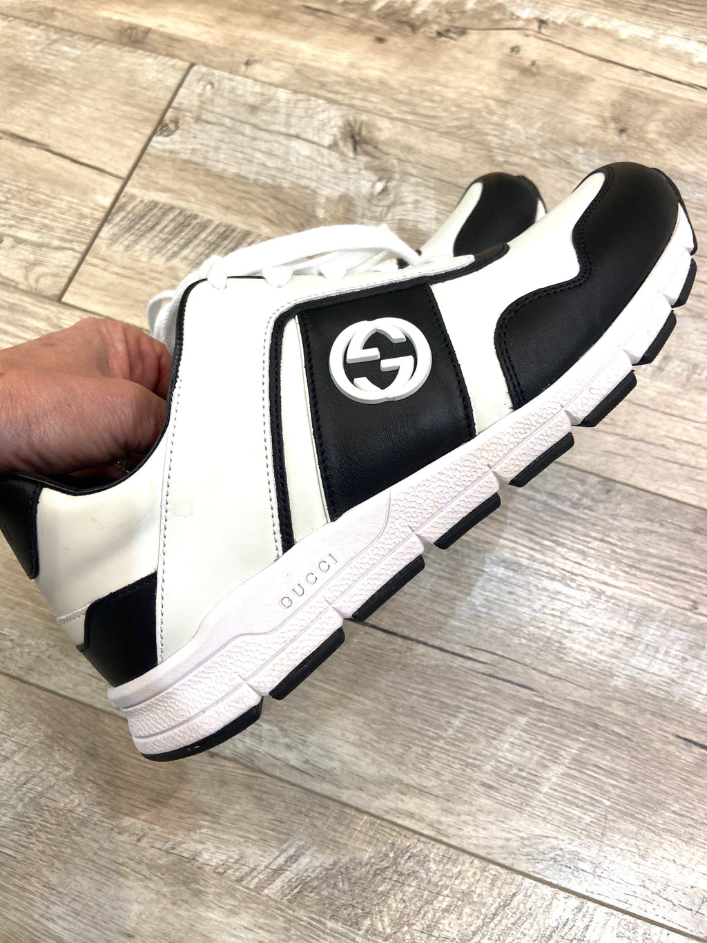 GUCCI GG LEATHER SNEAKERS