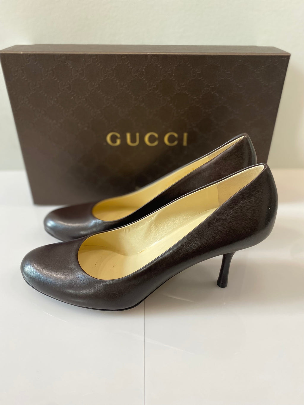 GUCCI ROUND TOE PUMPS