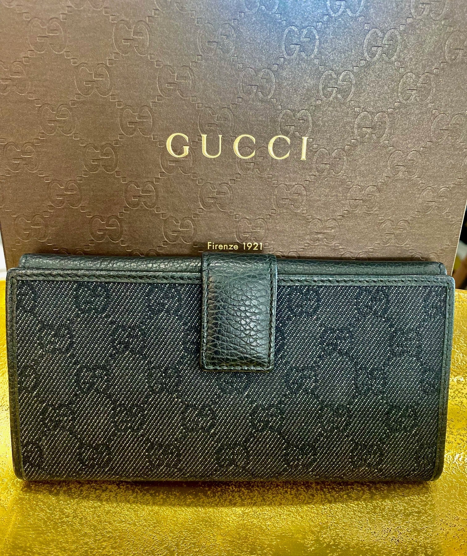 GUCCI STUDDED INTERLOCKING G CONTINENTAL WALLET