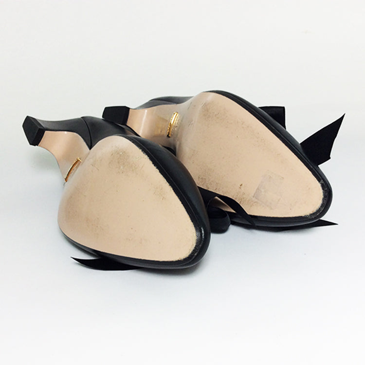 Gucci Black Leather Pump with Cut-out and ribbon Bow Sz 37.5 (7.5)